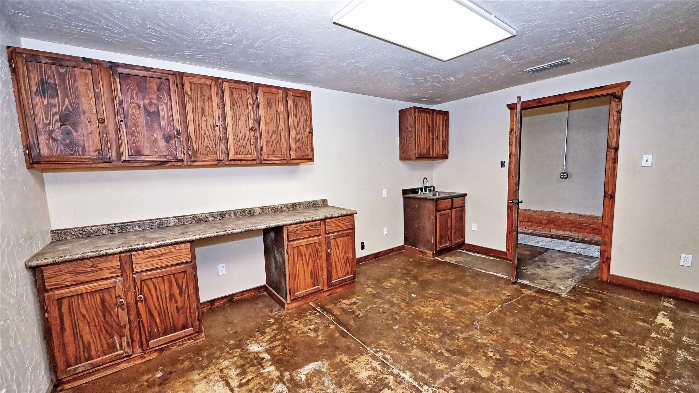 Business For Sale in Montague County , 207 Clay Street, Nocona, Texas 76255, 0, 0, Garage spaces, 0 Sqft, built in 1950, mls#21363431, Real Estate Agent in Nocona, Homes For Sale in Montague county, Homes For Sale in Nocona, Realtor in Nocona Texas, Real Estate Brokerage Independent Realty Texas, Luminita Cordes Realtor