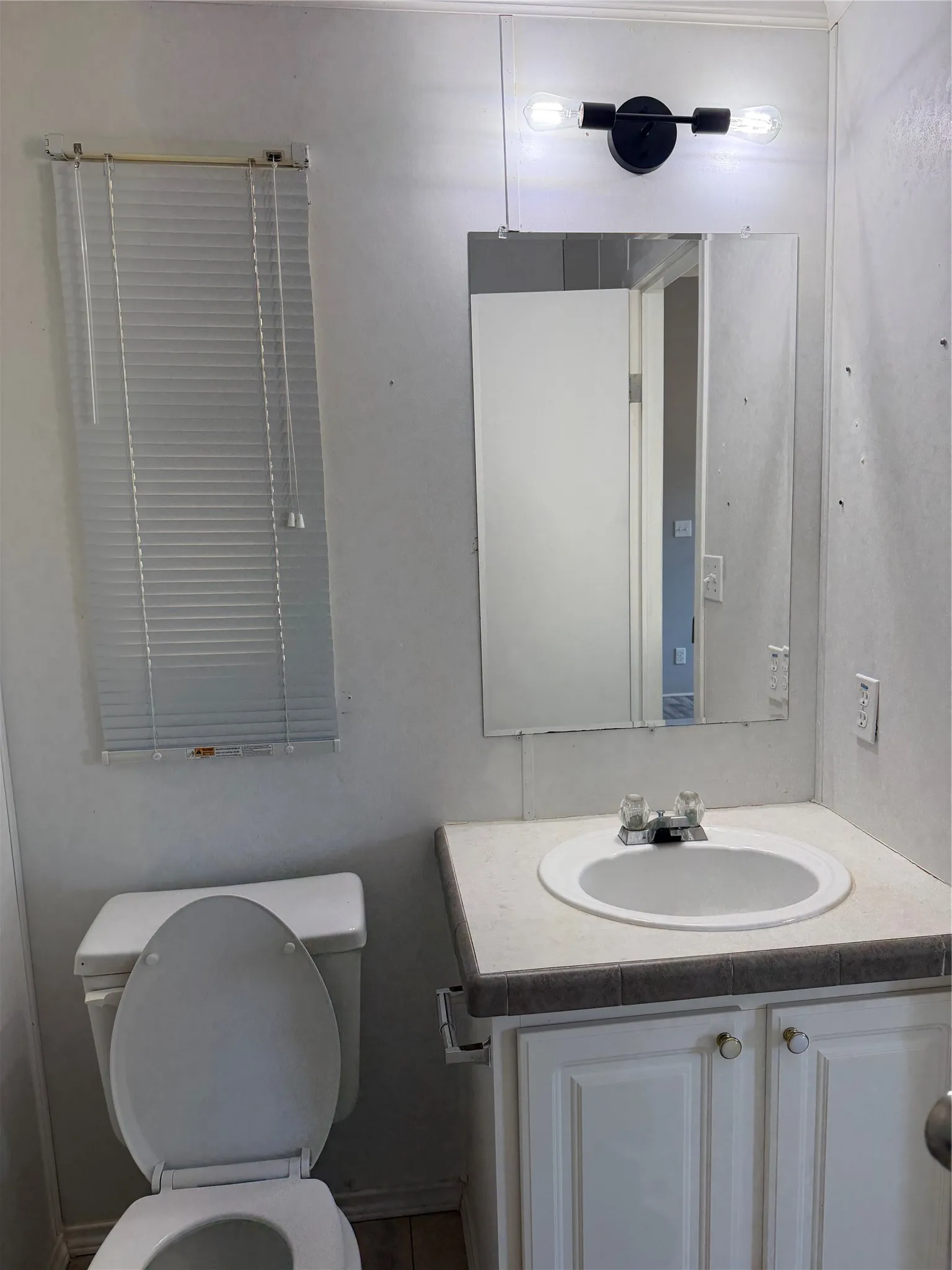 Mobile Home For Rent in Wise County , 1697 illinois, Rhome, Texas 76078, 4 Bedroom, 2 Bathroom, Garage spaces, 2,464 Sqft, built in 1993, mls#21366864, Real Estate Agent in Rhome, Homes For Rent in Wise county, Homes For Rent in Rhome, Realtor in Rhome Texas, Real Estate Brokerage Independent Realty Texas, Luminita Cordes Realtor