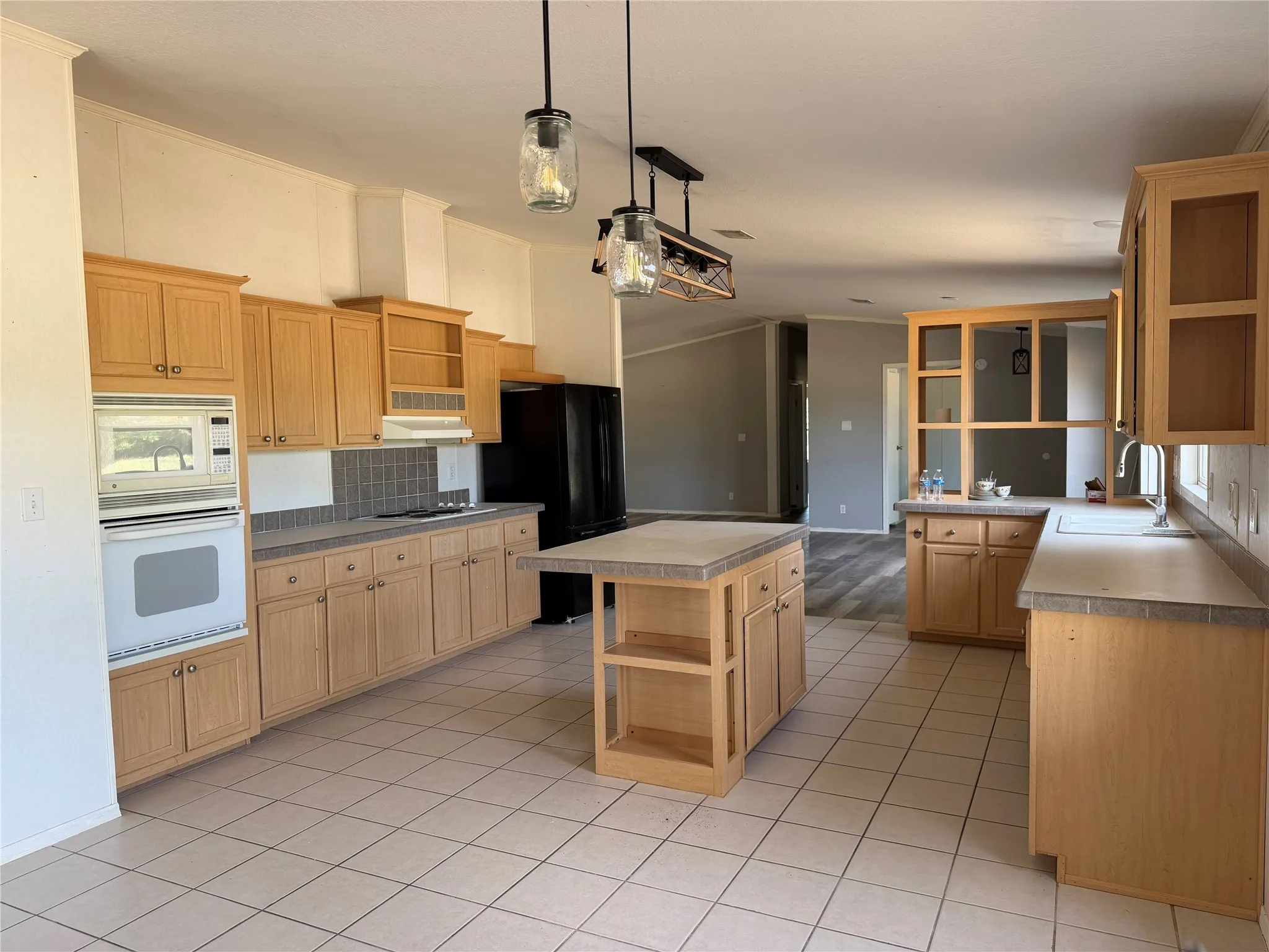 Mobile Home For Rent in Wise County , 1697 illinois, Rhome, Texas 76078, 4 Bedroom, 2 Bathroom, Garage spaces, 2,464 Sqft, built in 1993, mls#21366864, Real Estate Agent in Rhome, Homes For Rent in Wise county, Homes For Rent in Rhome, Realtor in Rhome Texas, Real Estate Brokerage Independent Realty Texas, Luminita Cordes Realtor
