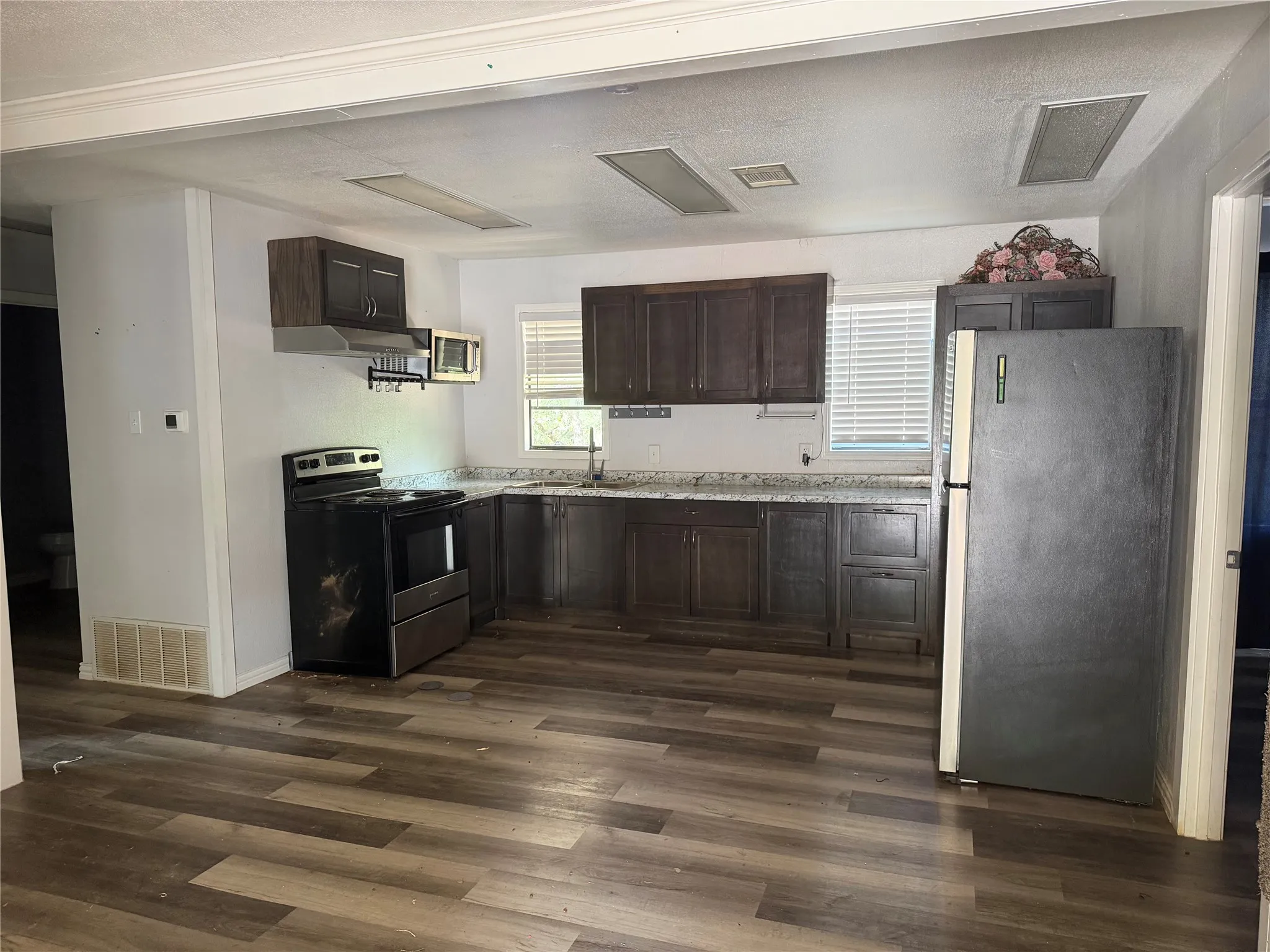 Manufactured Home For Rent in Wise County , 619 private road 4369, Decatur, Texas 76234, 3 Bedroom, 2 Bathroom, Garage spaces, 1,400 Sqft, built in 1998, mls#21366853, Real Estate Agent in Decatur, Homes For Rent in Wise county, Homes For Rent in Decatur, Realtor in Decatur Texas, Real Estate Brokerage Independent Realty Texas, Luminita Cordes Realtor