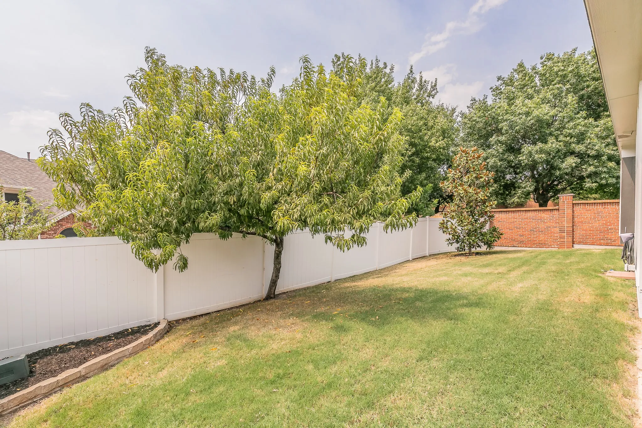 Single Family Residence For Sale in Tarrant County , 4904 Mccauley Drive, Fort Worth, Texas 76244, 5 Bedroom, 3 Bathroom, 2 Garage spaces, 2,576 Sqft, built in 2010, mls#21367842, Real Estate Agent in Fort Worth, Homes For Sale in Tarrant county, Homes For Sale in Fort Worth, Realtor in Fort Worth Texas, Real Estate Brokerage Independent Realty Texas, Luminita Cordes Realtor