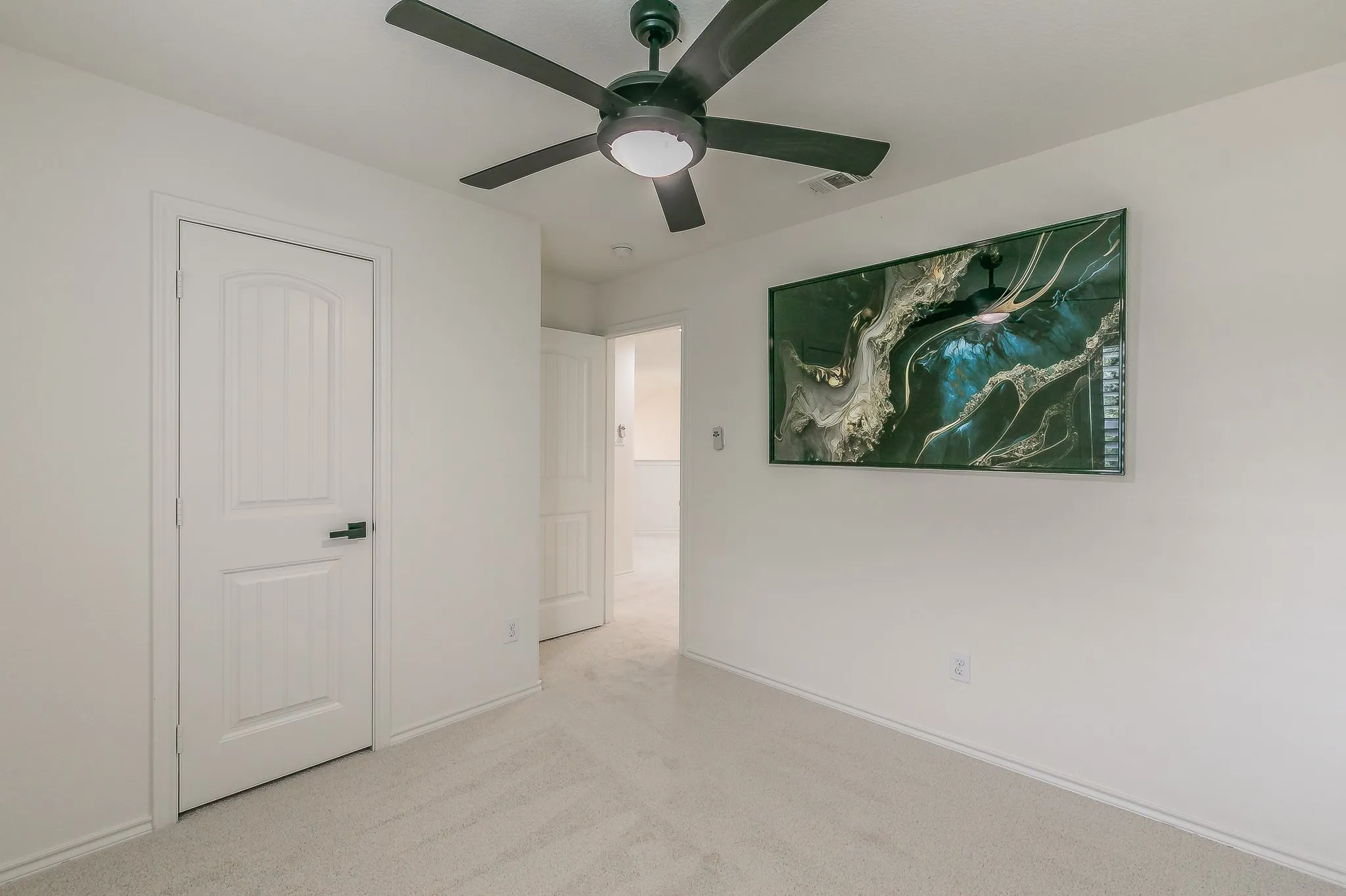 Single Family Residence For Sale in Tarrant County , 4904 Mccauley Drive, Fort Worth, Texas 76244, 5 Bedroom, 3 Bathroom, 2 Garage spaces, 2,576 Sqft, built in 2010, mls#21367842, Real Estate Agent in Fort Worth, Homes For Sale in Tarrant county, Homes For Sale in Fort Worth, Realtor in Fort Worth Texas, Real Estate Brokerage Independent Realty Texas, Luminita Cordes Realtor