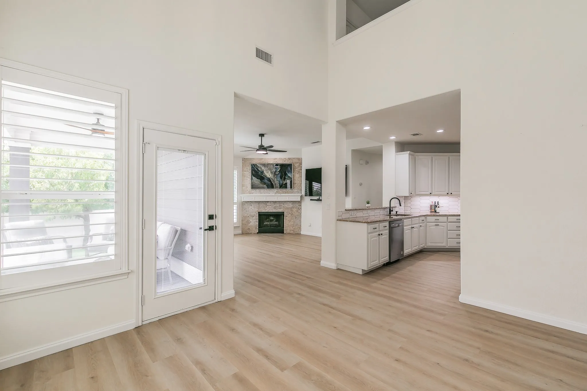Single Family Residence For Sale in Tarrant County , 4904 Mccauley Drive, Fort Worth, Texas 76244, 5 Bedroom, 3 Bathroom, 2 Garage spaces, 2,576 Sqft, built in 2010, mls#21367842, Real Estate Agent in Fort Worth, Homes For Sale in Tarrant county, Homes For Sale in Fort Worth, Realtor in Fort Worth Texas, Real Estate Brokerage Independent Realty Texas, Luminita Cordes Realtor
