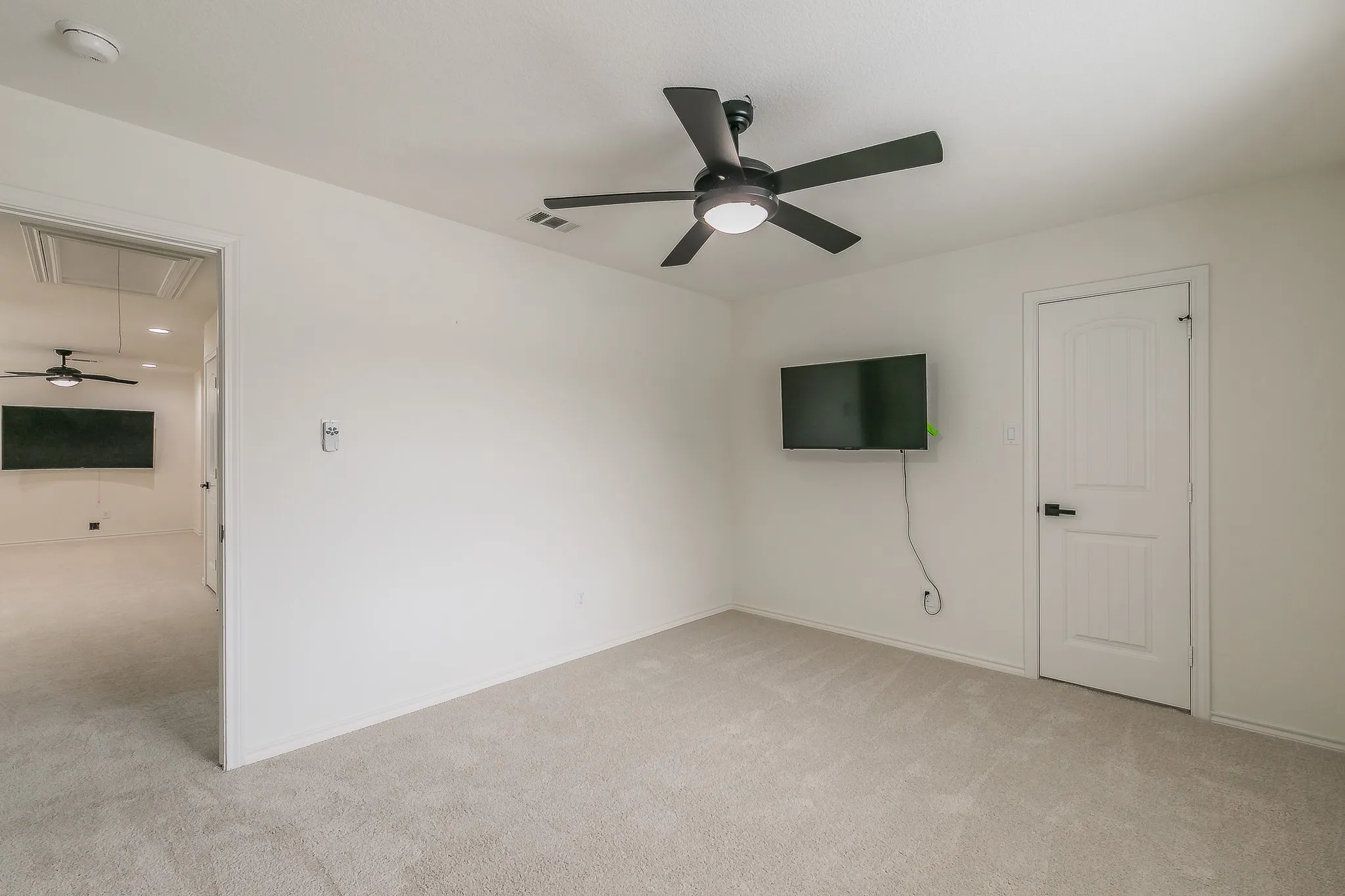 Single Family Residence For Sale in Tarrant County , 4904 Mccauley Drive, Fort Worth, Texas 76244, 5 Bedroom, 3 Bathroom, 2 Garage spaces, 2,576 Sqft, built in 2010, mls#21367842, Real Estate Agent in Fort Worth, Homes For Sale in Tarrant county, Homes For Sale in Fort Worth, Realtor in Fort Worth Texas, Real Estate Brokerage Independent Realty Texas, Luminita Cordes Realtor