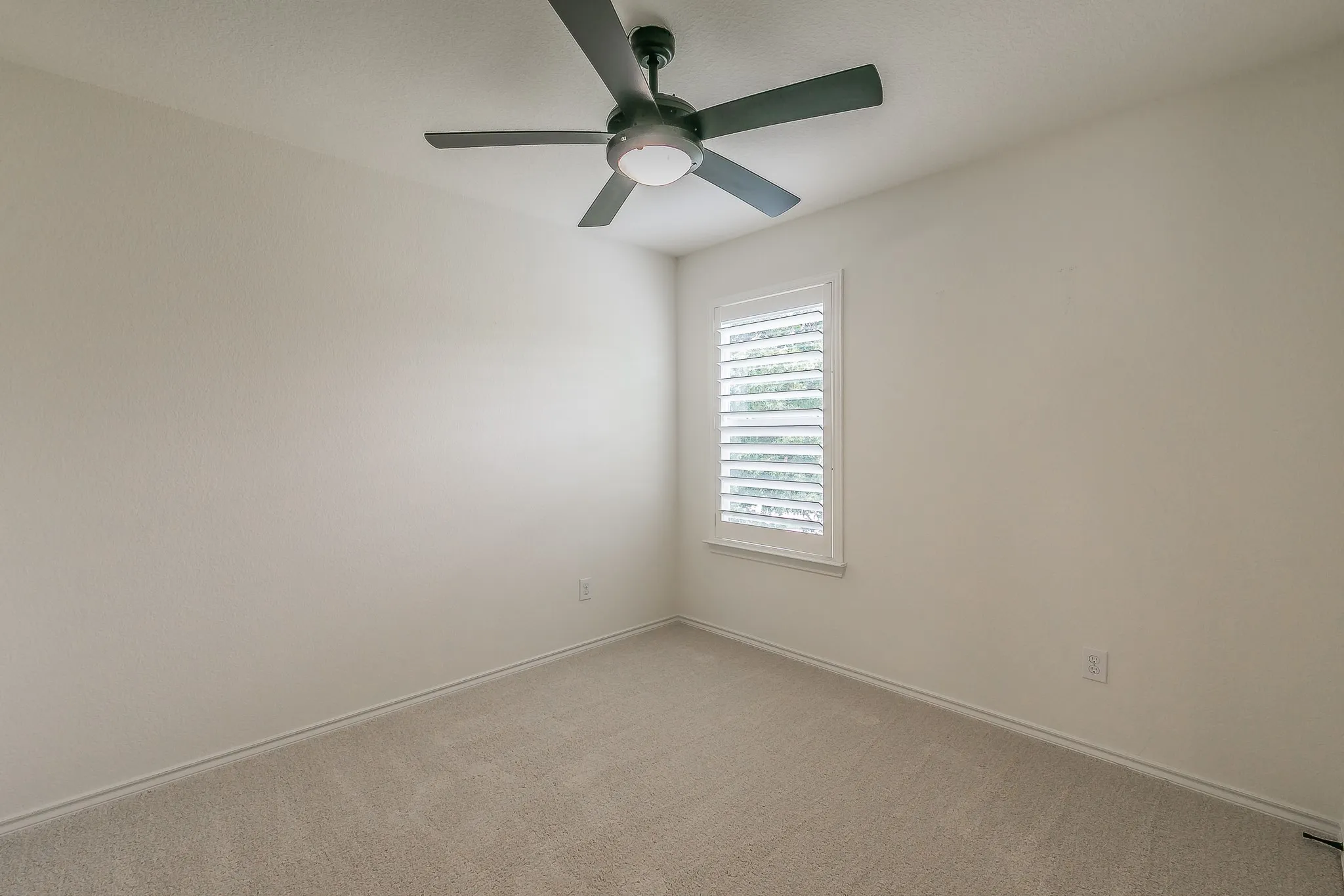 Single Family Residence For Sale in Tarrant County , 4904 Mccauley Drive, Fort Worth, Texas 76244, 5 Bedroom, 3 Bathroom, 2 Garage spaces, 2,576 Sqft, built in 2010, mls#21367842, Real Estate Agent in Fort Worth, Homes For Sale in Tarrant county, Homes For Sale in Fort Worth, Realtor in Fort Worth Texas, Real Estate Brokerage Independent Realty Texas, Luminita Cordes Realtor
