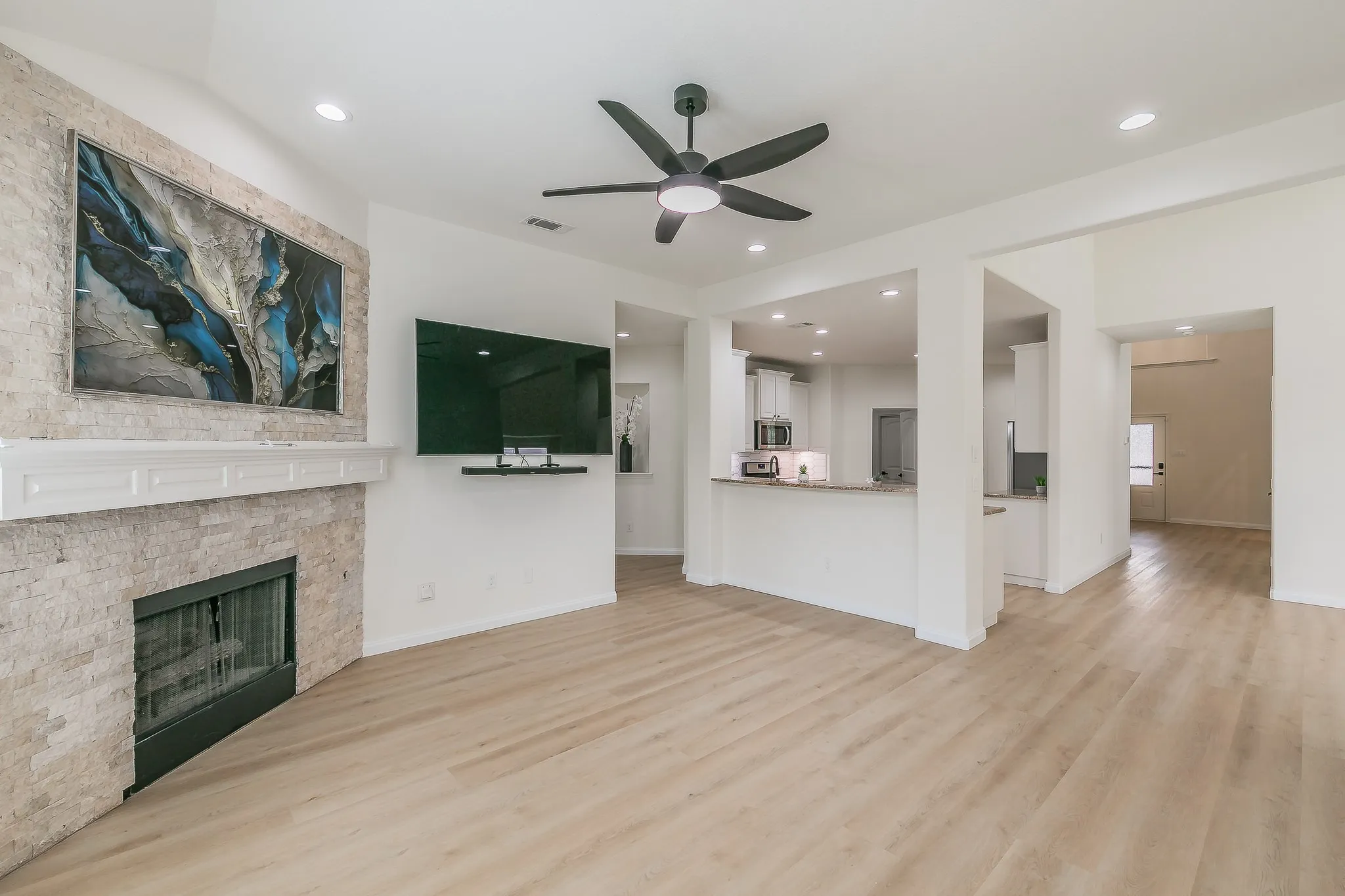 Single Family Residence For Sale in Tarrant County , 4904 Mccauley Drive, Fort Worth, Texas 76244, 5 Bedroom, 3 Bathroom, 2 Garage spaces, 2,576 Sqft, built in 2010, mls#21367842, Real Estate Agent in Fort Worth, Homes For Sale in Tarrant county, Homes For Sale in Fort Worth, Realtor in Fort Worth Texas, Real Estate Brokerage Independent Realty Texas, Luminita Cordes Realtor