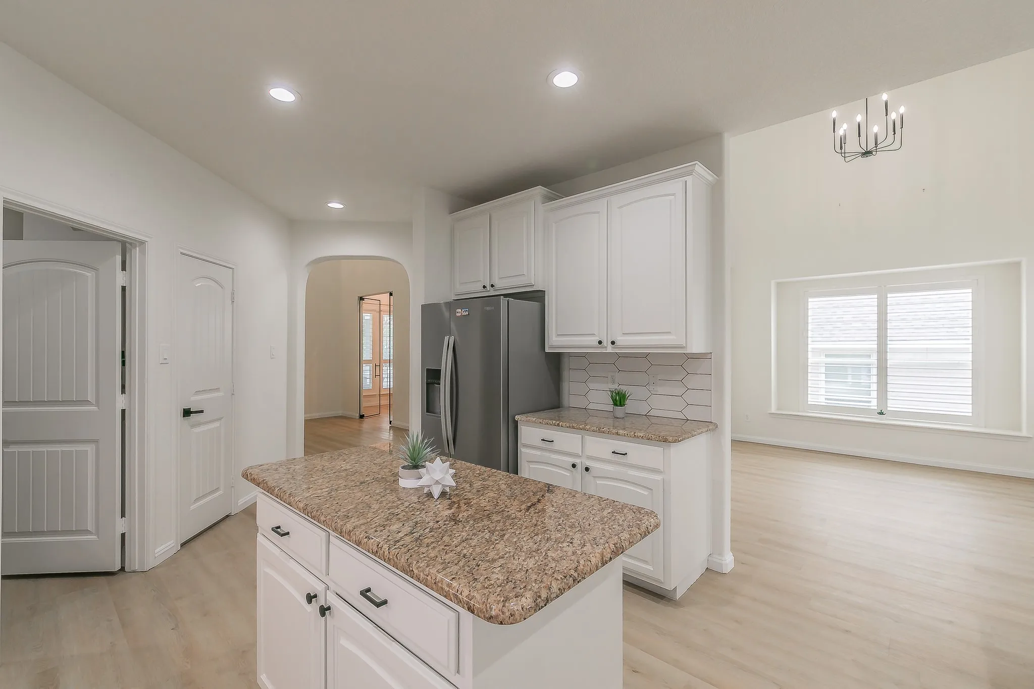 Single Family Residence For Sale in Tarrant County , 4904 Mccauley Drive, Fort Worth, Texas 76244, 5 Bedroom, 3 Bathroom, 2 Garage spaces, 2,576 Sqft, built in 2010, mls#21367842, Real Estate Agent in Fort Worth, Homes For Sale in Tarrant county, Homes For Sale in Fort Worth, Realtor in Fort Worth Texas, Real Estate Brokerage Independent Realty Texas, Luminita Cordes Realtor