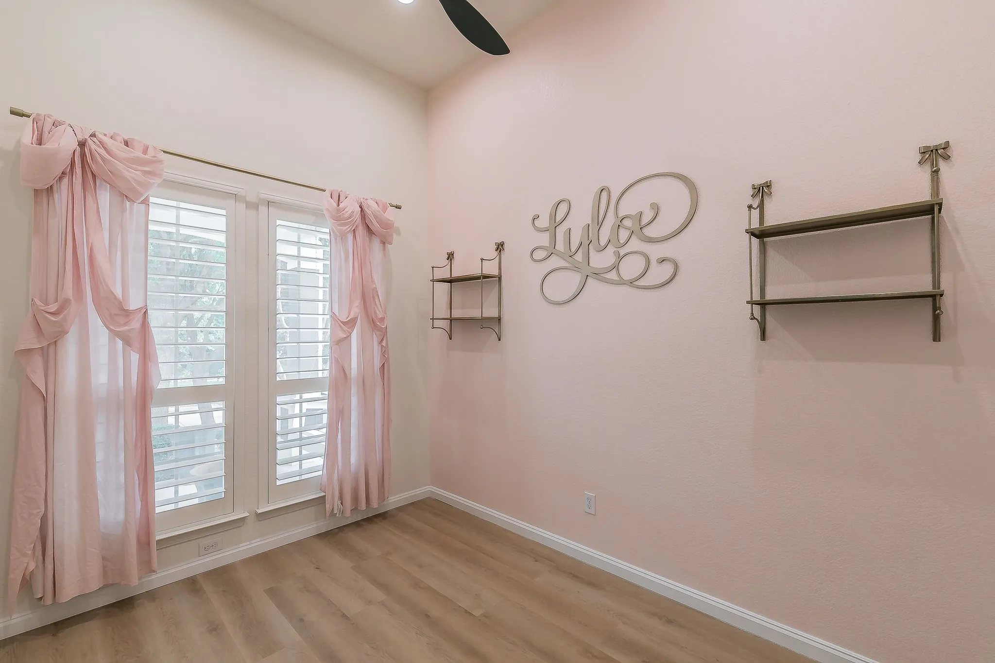 Single Family Residence For Sale in Tarrant County , 4904 Mccauley Drive, Fort Worth, Texas 76244, 5 Bedroom, 3 Bathroom, 2 Garage spaces, 2,576 Sqft, built in 2010, mls#21367842, Real Estate Agent in Fort Worth, Homes For Sale in Tarrant county, Homes For Sale in Fort Worth, Realtor in Fort Worth Texas, Real Estate Brokerage Independent Realty Texas, Luminita Cordes Realtor