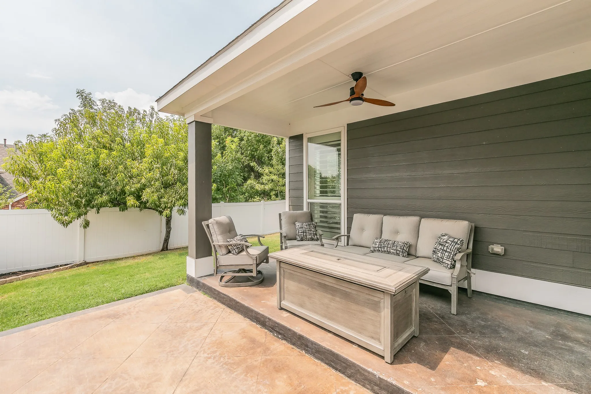 Single Family Residence For Sale in Tarrant County , 4904 Mccauley Drive, Fort Worth, Texas 76244, 5 Bedroom, 3 Bathroom, 2 Garage spaces, 2,576 Sqft, built in 2010, mls#21367842, Real Estate Agent in Fort Worth, Homes For Sale in Tarrant county, Homes For Sale in Fort Worth, Realtor in Fort Worth Texas, Real Estate Brokerage Independent Realty Texas, Luminita Cordes Realtor