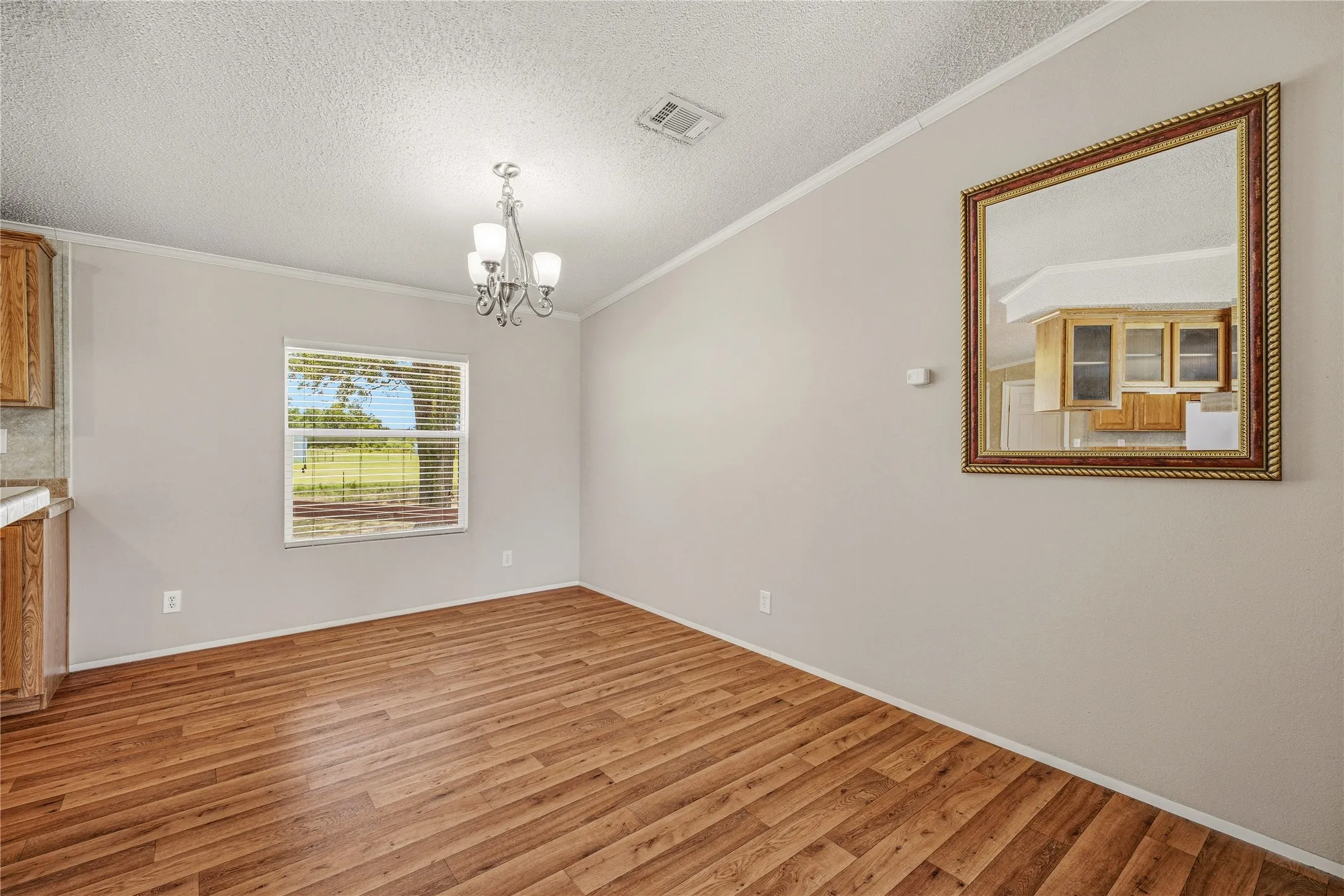 Mobile Home For Sale in Erath County , 1402 County Road 185, Stephenville, Texas 76401, 3 Bedroom, 2 Bathroom, Garage spaces, 1,352 Sqft, built in 2007, mls#21363413, Real Estate Agent in Stephenville, Homes For Sale in Erath county, Homes For Sale in Stephenville, Realtor in Stephenville Texas, Real Estate Brokerage Independent Realty Texas, Luminita Cordes Realtor