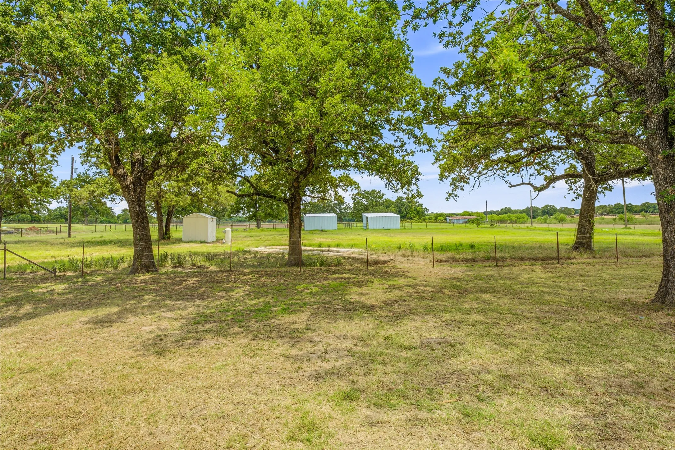 Mobile Home For Sale in Erath County , 1402 County Road 185, Stephenville, Texas 76401, 3 Bedroom, 2 Bathroom, Garage spaces, 1,352 Sqft, built in 2007, mls#21363413, Real Estate Agent in Stephenville, Homes For Sale in Erath county, Homes For Sale in Stephenville, Realtor in Stephenville Texas, Real Estate Brokerage Independent Realty Texas, Luminita Cordes Realtor