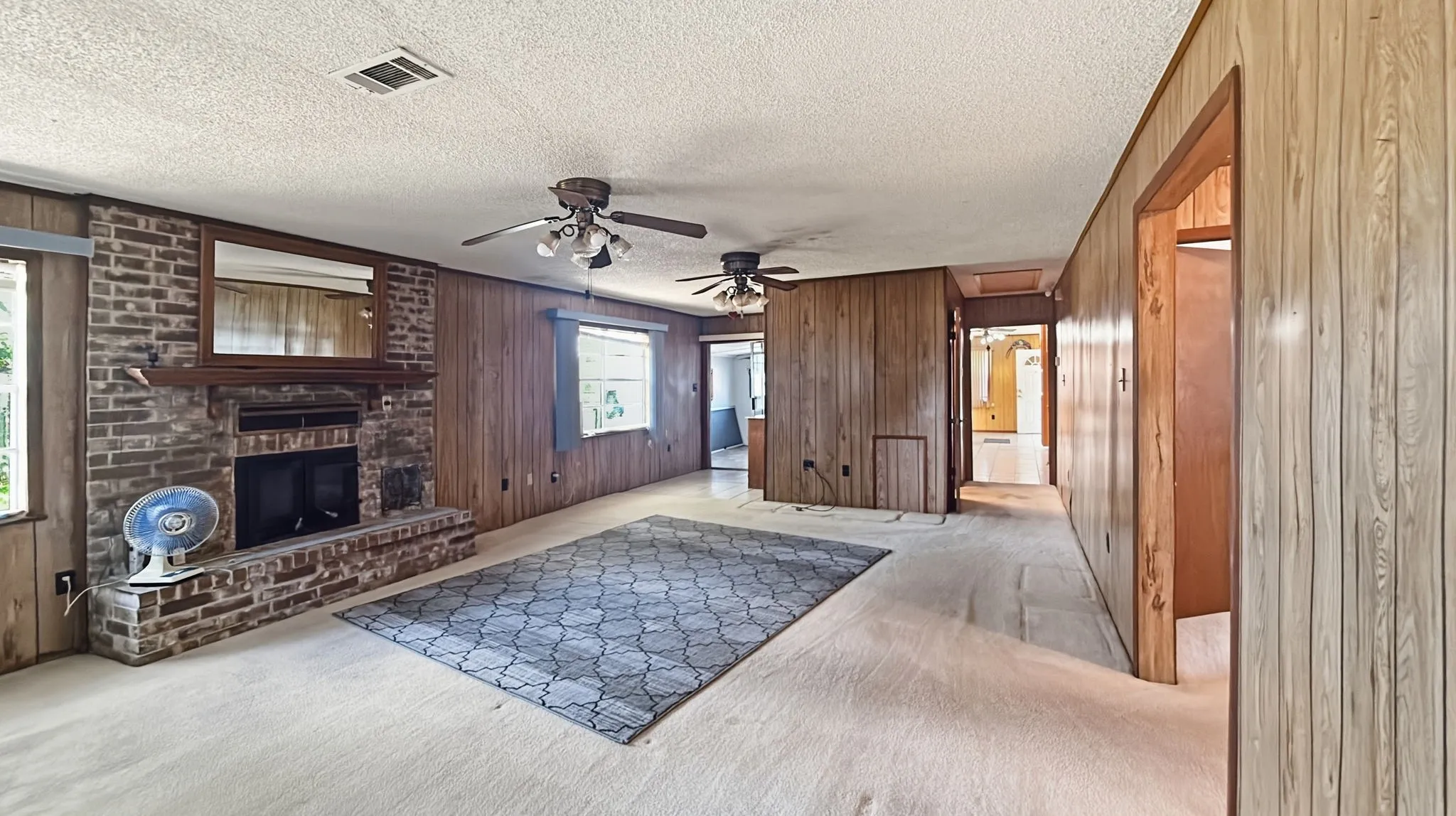 Single Family Residence For Sale in Grayson County , 97 Heddingham Drive, Gordonville, Texas 76245, 2 Bedroom, 2 Bathroom, 2 Garage spaces, 1,685 Sqft, built in 1982, mls#21369909, Real Estate Agent in Gordonville, Homes For Sale in Grayson county, Homes For Sale in Gordonville, Realtor in Gordonville Texas, Real Estate Brokerage Independent Realty Texas, Luminita Cordes Realtor