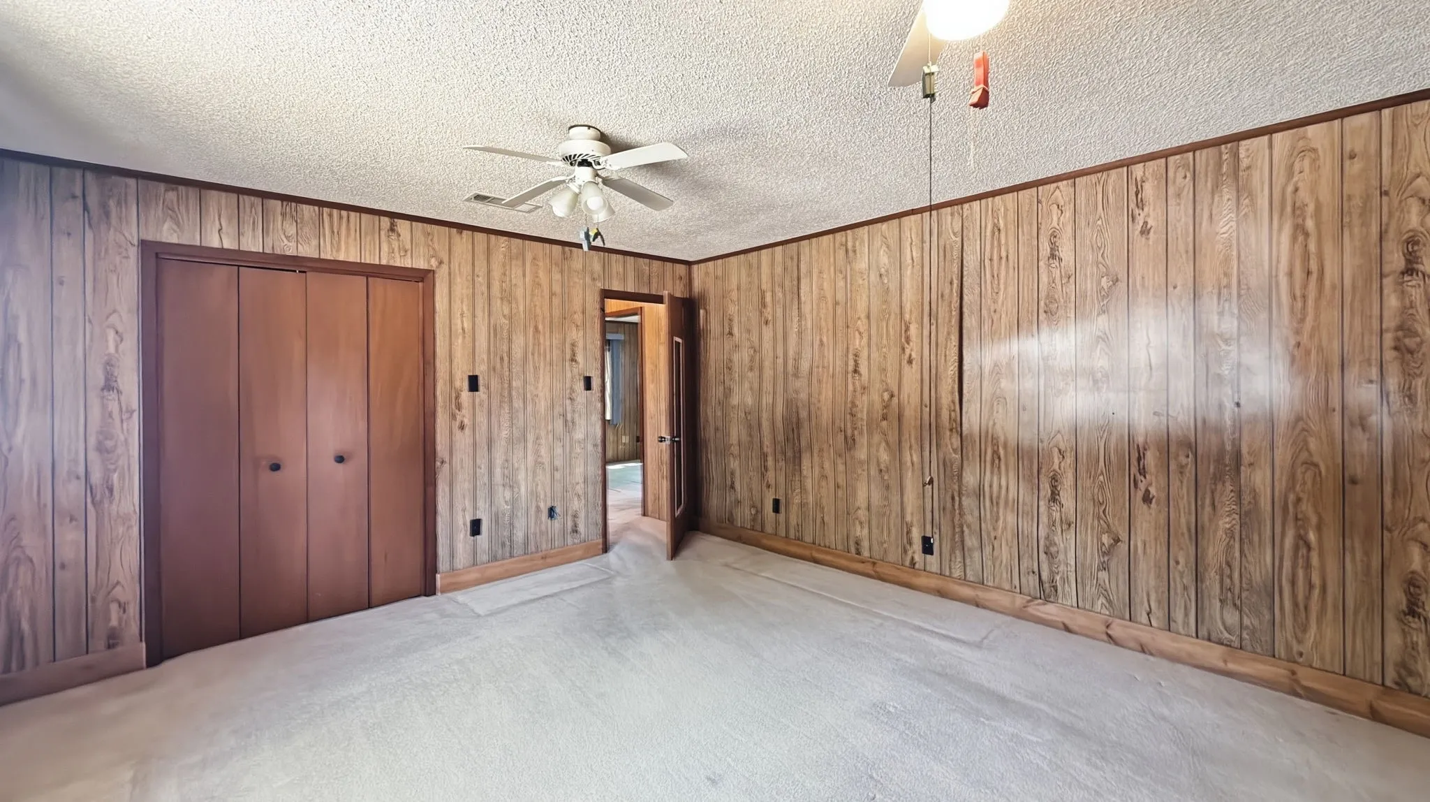 Single Family Residence For Sale in Grayson County , 97 Heddingham Drive, Gordonville, Texas 76245, 2 Bedroom, 2 Bathroom, 2 Garage spaces, 1,685 Sqft, built in 1982, mls#21369909, Real Estate Agent in Gordonville, Homes For Sale in Grayson county, Homes For Sale in Gordonville, Realtor in Gordonville Texas, Real Estate Brokerage Independent Realty Texas, Luminita Cordes Realtor