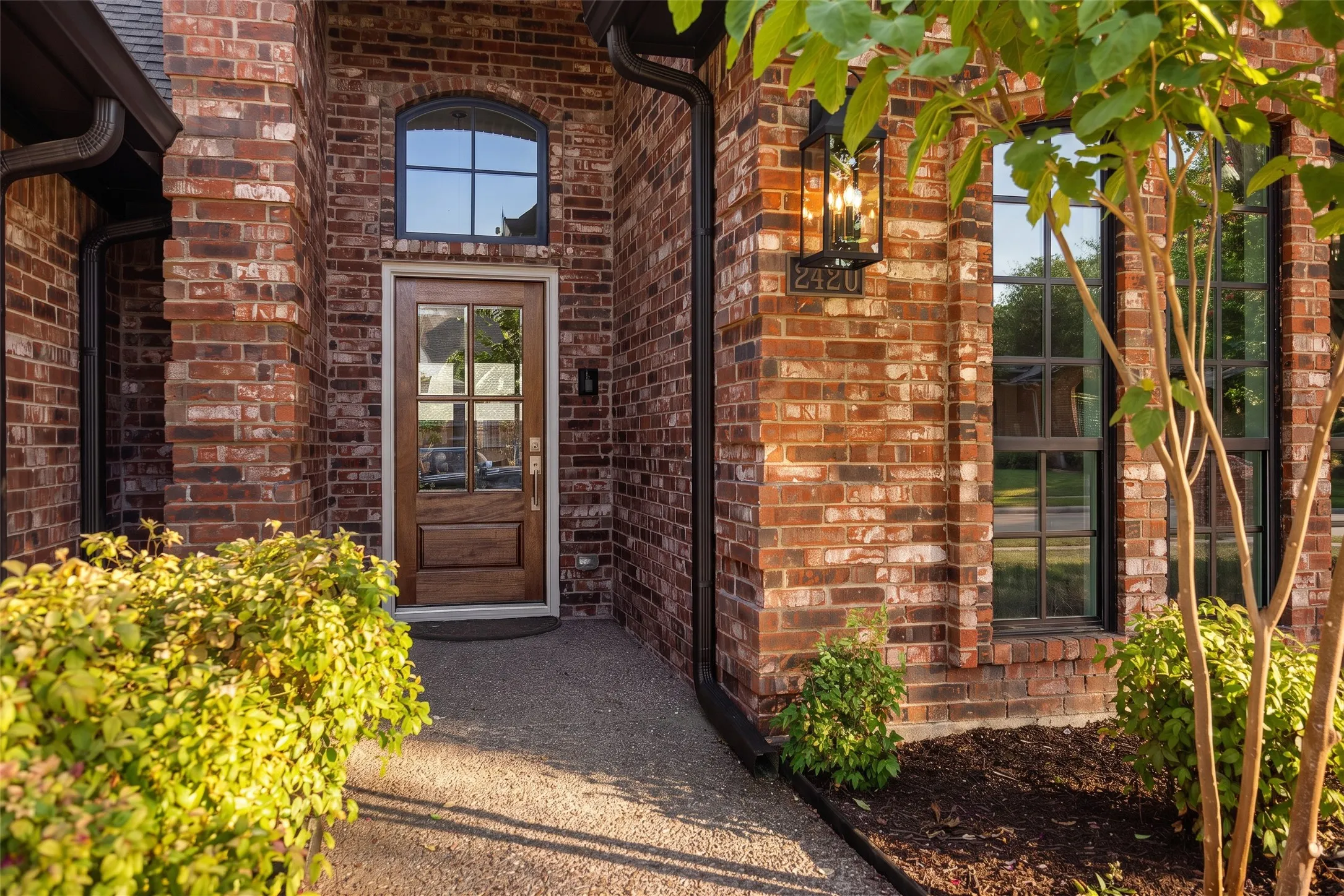 Single Family Residence For Sale in Collin County , 2420 Corby Drive, Plano, Texas 75025, 4 Bedroom, 3 Bathroom, 2 Garage spaces, 2,522 Sqft, built in 1988, mls#21363300, Real Estate Agent in Plano, Homes For Sale in Collin county, Homes For Sale in Plano, Realtor in Plano Texas, Real Estate Brokerage Independent Realty Texas, Luminita Cordes Realtor