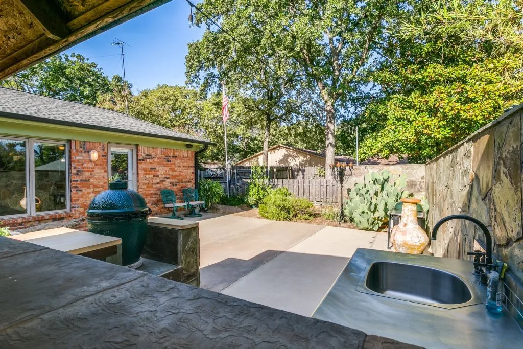 Single Family Residence For Sale in Tarrant County , 409 Brian Drive, Keller, Texas 76248, 3 Bedroom, 2 Bathroom, 2 Garage spaces, 1,503 Sqft, built in 1976, mls#21369936, Real Estate Agent in Keller, Homes For Sale in Tarrant county, Homes For Sale in Keller, Realtor in Keller Texas, Real Estate Brokerage Independent Realty Texas, Luminita Cordes Realtor