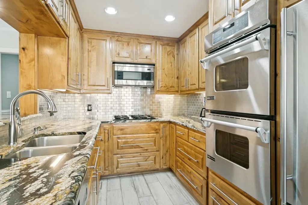Single Family Residence For Sale in Tarrant County , 409 Brian Drive, Keller, Texas 76248, 3 Bedroom, 2 Bathroom, 2 Garage spaces, 1,503 Sqft, built in 1976, mls#21369936, Real Estate Agent in Keller, Homes For Sale in Tarrant county, Homes For Sale in Keller, Realtor in Keller Texas, Real Estate Brokerage Independent Realty Texas, Luminita Cordes Realtor