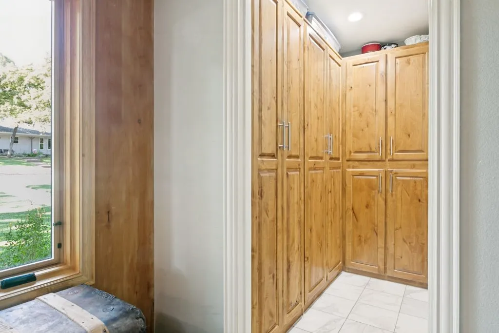 Single Family Residence For Sale in Tarrant County , 409 Brian Drive, Keller, Texas 76248, 3 Bedroom, 2 Bathroom, 2 Garage spaces, 1,503 Sqft, built in 1976, mls#21369936, Real Estate Agent in Keller, Homes For Sale in Tarrant county, Homes For Sale in Keller, Realtor in Keller Texas, Real Estate Brokerage Independent Realty Texas, Luminita Cordes Realtor