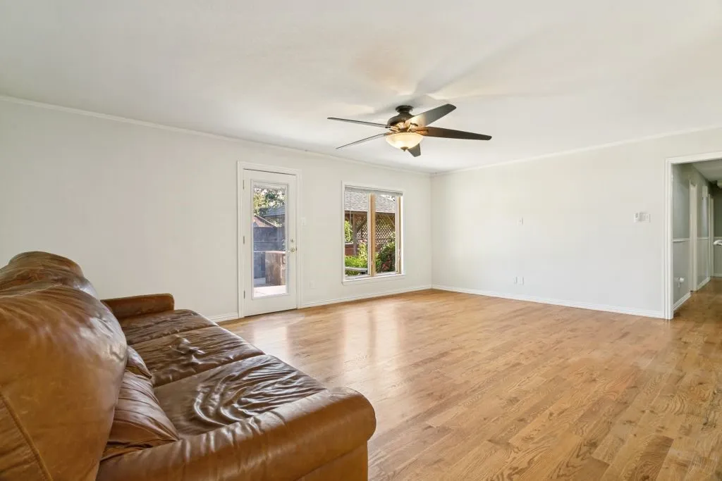 Single Family Residence For Sale in Tarrant County , 409 Brian Drive, Keller, Texas 76248, 3 Bedroom, 2 Bathroom, 2 Garage spaces, 1,503 Sqft, built in 1976, mls#21369936, Real Estate Agent in Keller, Homes For Sale in Tarrant county, Homes For Sale in Keller, Realtor in Keller Texas, Real Estate Brokerage Independent Realty Texas, Luminita Cordes Realtor