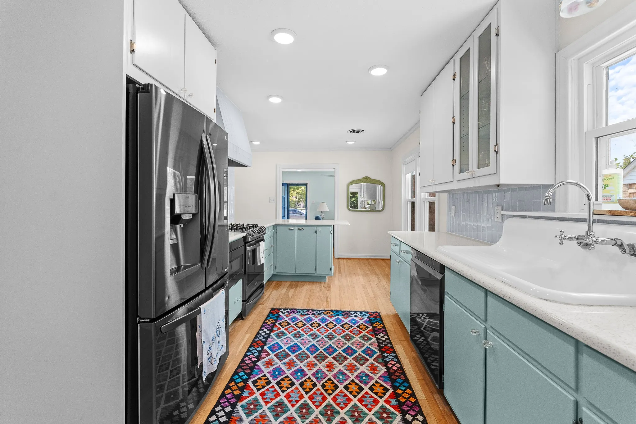 Single Family Residence For Sale in Tarrant County , 1116 Bonnie Brae Avenue, Fort Worth, Texas 76111, 3 Bedroom, 2 Bathroom, 2 Garage spaces, 1,491 Sqft, built in 1941, mls#21369938, Real Estate Agent in Fort Worth, Homes For Sale in Tarrant county, Homes For Sale in Fort Worth, Realtor in Fort Worth Texas, Real Estate Brokerage Independent Realty Texas, Luminita Cordes Realtor