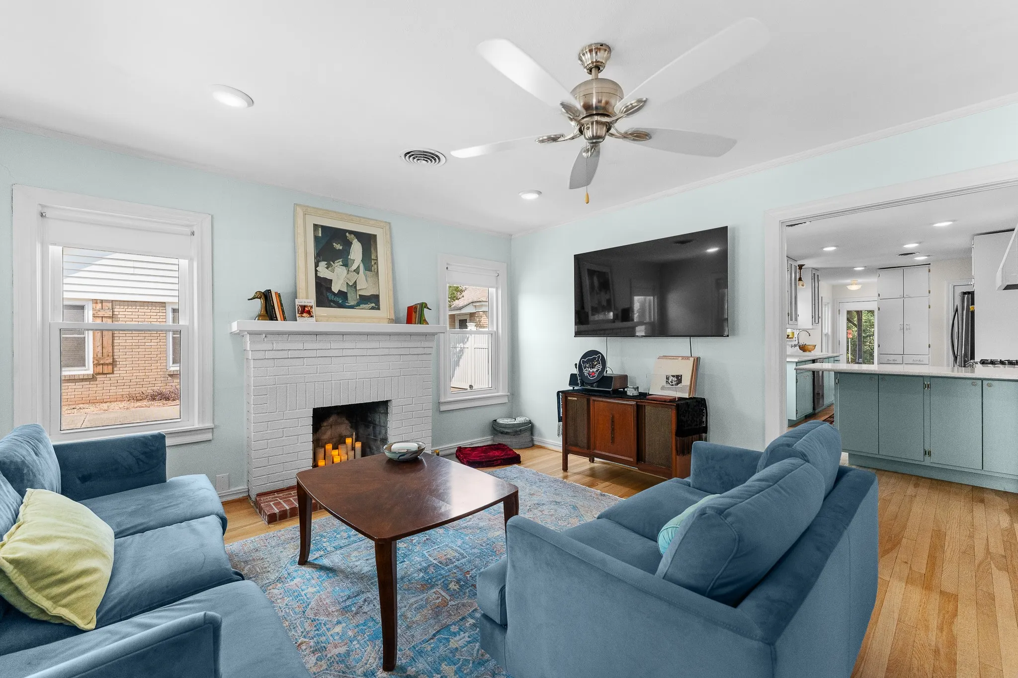 Single Family Residence For Sale in Tarrant County , 1116 Bonnie Brae Avenue, Fort Worth, Texas 76111, 3 Bedroom, 2 Bathroom, 2 Garage spaces, 1,491 Sqft, built in 1941, mls#21369938, Real Estate Agent in Fort Worth, Homes For Sale in Tarrant county, Homes For Sale in Fort Worth, Realtor in Fort Worth Texas, Real Estate Brokerage Independent Realty Texas, Luminita Cordes Realtor