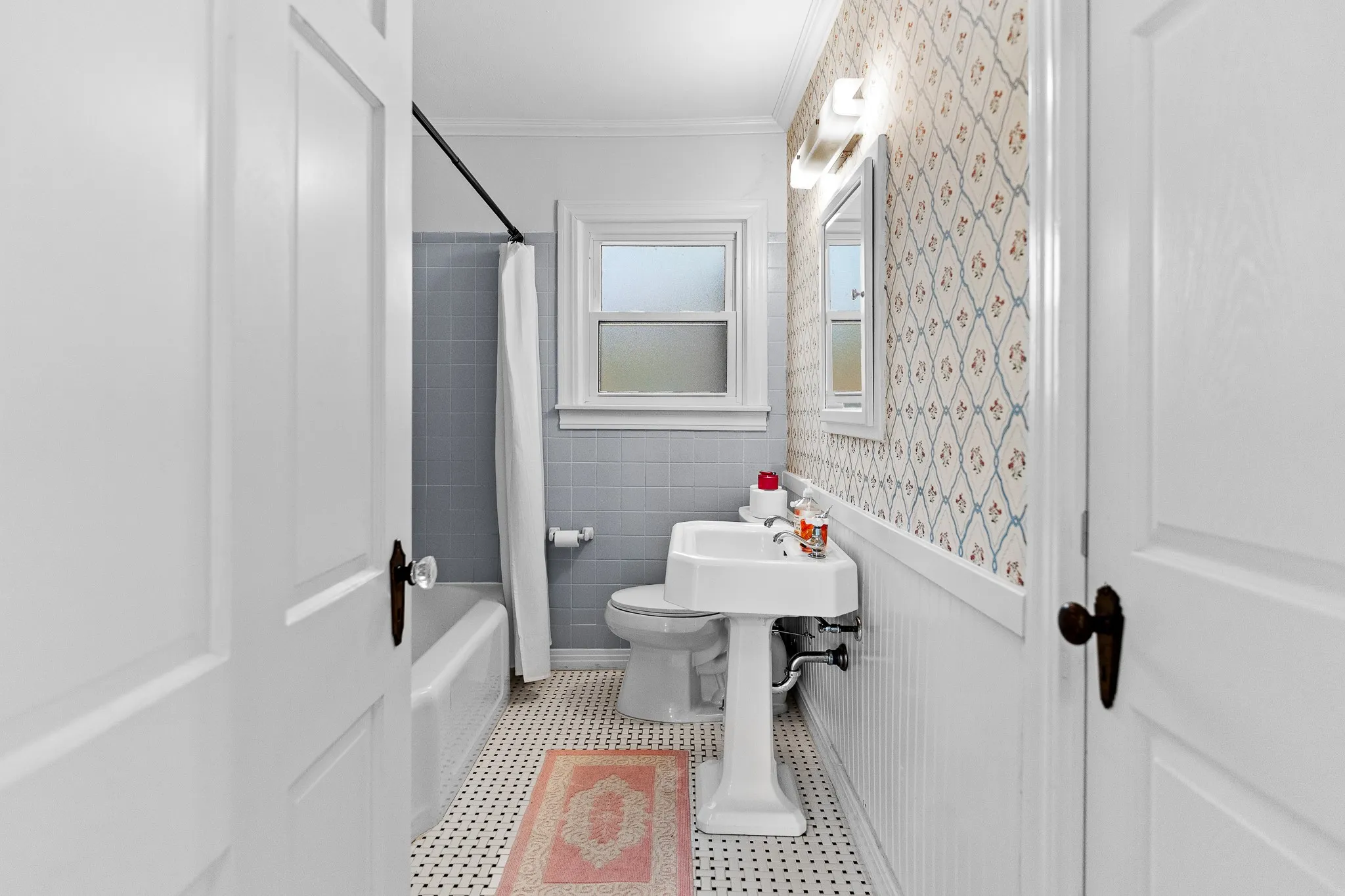 Single Family Residence For Sale in Tarrant County , 1116 Bonnie Brae Avenue, Fort Worth, Texas 76111, 3 Bedroom, 2 Bathroom, 2 Garage spaces, 1,491 Sqft, built in 1941, mls#21369938, Real Estate Agent in Fort Worth, Homes For Sale in Tarrant county, Homes For Sale in Fort Worth, Realtor in Fort Worth Texas, Real Estate Brokerage Independent Realty Texas, Luminita Cordes Realtor