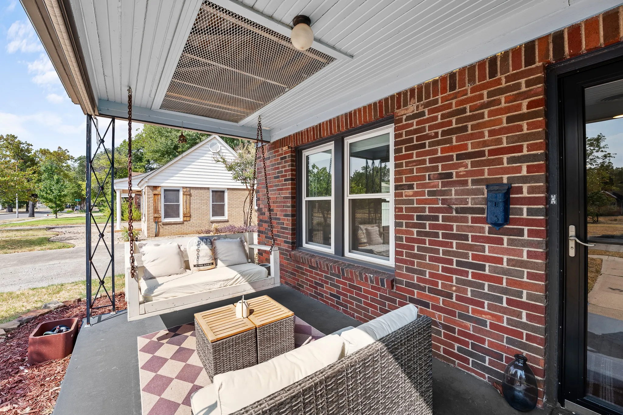 Single Family Residence For Sale in Tarrant County , 1116 Bonnie Brae Avenue, Fort Worth, Texas 76111, 3 Bedroom, 2 Bathroom, 2 Garage spaces, 1,491 Sqft, built in 1941, mls#21369938, Real Estate Agent in Fort Worth, Homes For Sale in Tarrant county, Homes For Sale in Fort Worth, Realtor in Fort Worth Texas, Real Estate Brokerage Independent Realty Texas, Luminita Cordes Realtor