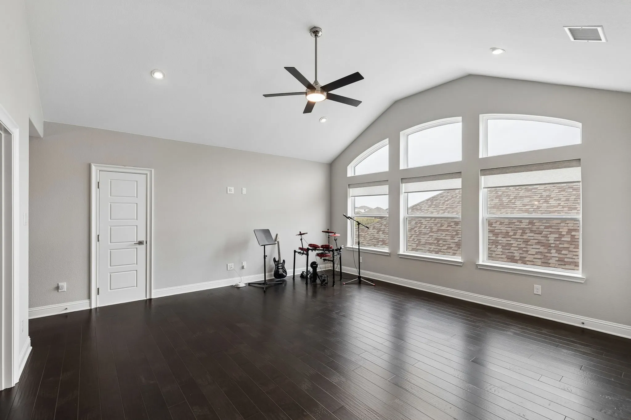 Single Family Residence For Sale in Parker County , 2164 Domingo Drive, Fort Worth, Texas 76008, 4 Bedroom, 5 Bathroom, 3 Garage spaces, 4,152 Sqft, built in 2021, mls#21368804, Real Estate Agent in Fort Worth, Homes For Sale in Parker county, Homes For Sale in Fort Worth, Realtor in Fort Worth Texas, Real Estate Brokerage Independent Realty Texas, Luminita Cordes Realtor