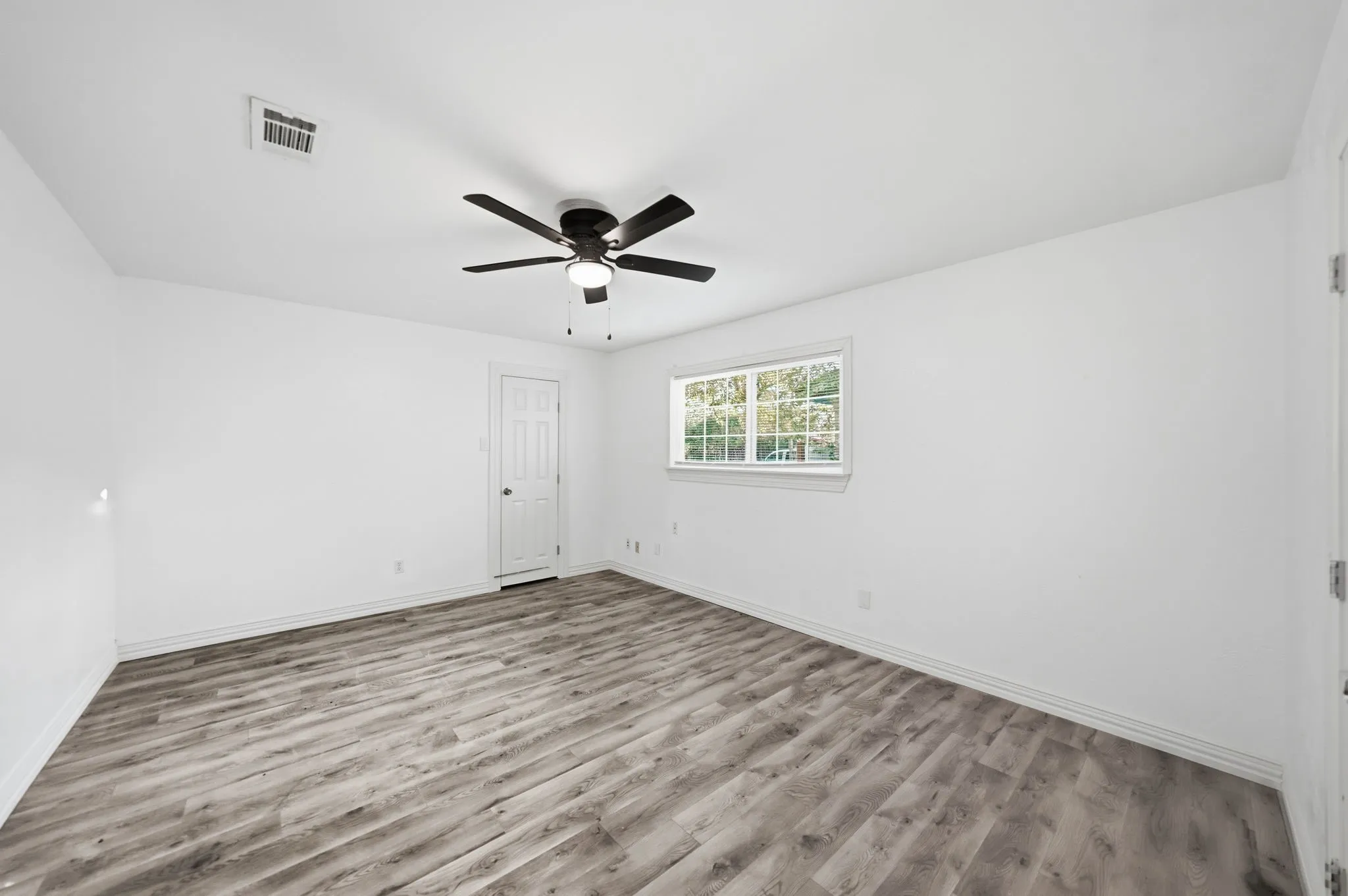 Single Family Residence For Rent in Dallas County , 10124 Shayna Drive, Dallas, Texas 75217, 4 Bedroom, 2 Bathroom, Garage spaces, 1,378 Sqft, built in 1971, mls#21369953, Real Estate Agent in Dallas, Homes For Rent in Dallas county, Homes For Rent in Dallas, Realtor in Dallas Texas, Real Estate Brokerage Independent Realty Texas, Luminita Cordes Realtor