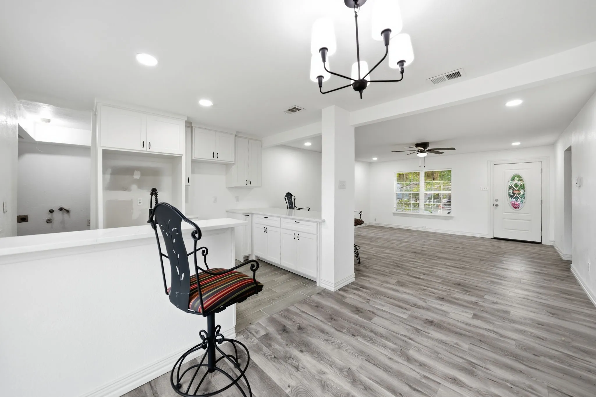 Single Family Residence For Rent in Dallas County , 10124 Shayna Drive, Dallas, Texas 75217, 4 Bedroom, 2 Bathroom, Garage spaces, 1,378 Sqft, built in 1971, mls#21369953, Real Estate Agent in Dallas, Homes For Rent in Dallas county, Homes For Rent in Dallas, Realtor in Dallas Texas, Real Estate Brokerage Independent Realty Texas, Luminita Cordes Realtor