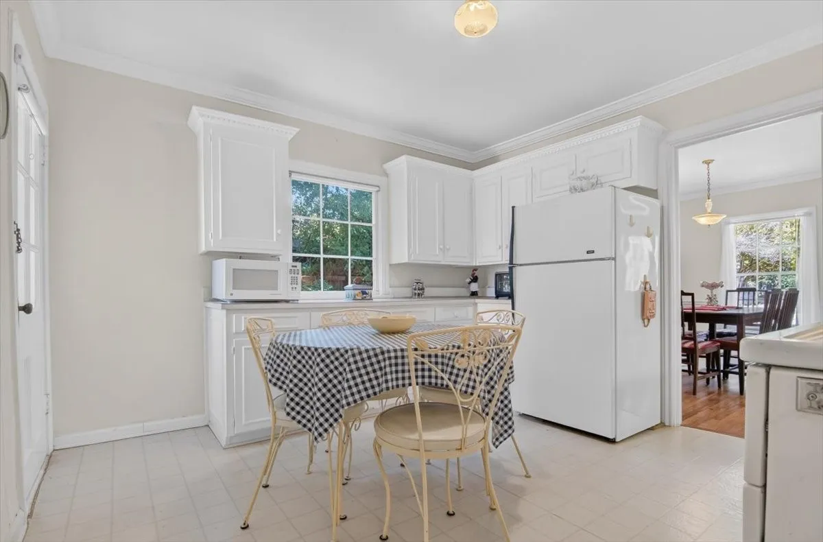 Single Family Residence For Sale in Mc Lennan County , 600 N 33 Road, Waco, Texas 76707, 3 Bedroom, 2 Bathroom, 2 Garage spaces, 1,658 Sqft, built in 1949, mls#21366723, Real Estate Agent in Waco, Homes For Sale in Mc Lennan county, Homes For Sale in Waco, Realtor in Waco Texas, Real Estate Brokerage Independent Realty Texas, Luminita Cordes Realtor