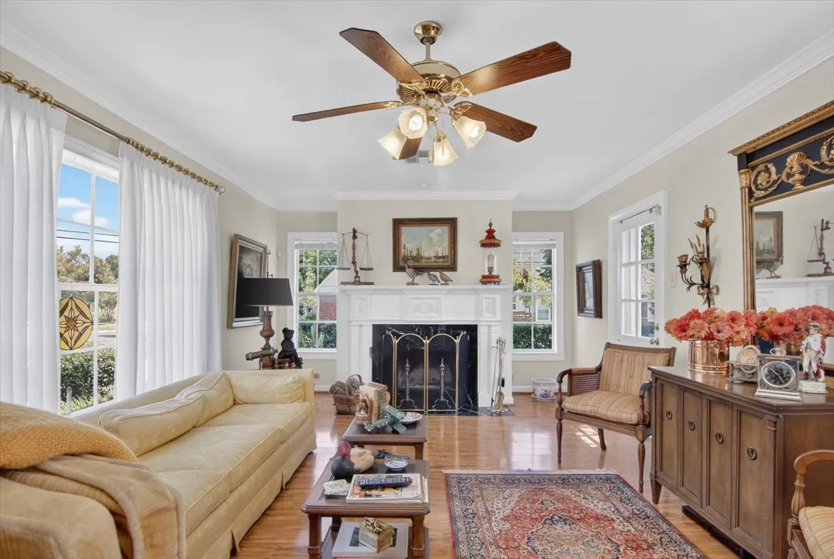 Single Family Residence For Sale in Mc Lennan County , 600 N 33 Road, Waco, Texas 76707, 3 Bedroom, 2 Bathroom, 2 Garage spaces, 1,658 Sqft, built in 1949, mls#21366723, Real Estate Agent in Waco, Homes For Sale in Mc Lennan county, Homes For Sale in Waco, Realtor in Waco Texas, Real Estate Brokerage Independent Realty Texas, Luminita Cordes Realtor
