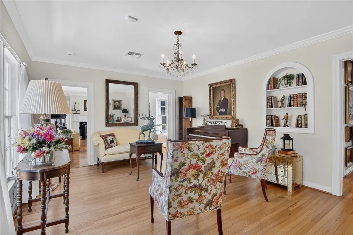 Single Family Residence For Sale in Mc Lennan County , 600 N 33 Road, Waco, Texas 76707, 3 Bedroom, 2 Bathroom, 2 Garage spaces, 1,658 Sqft, built in 1949, mls#21366723, Real Estate Agent in Waco, Homes For Sale in Mc Lennan county, Homes For Sale in Waco, Realtor in Waco Texas, Real Estate Brokerage Independent Realty Texas, Luminita Cordes Realtor