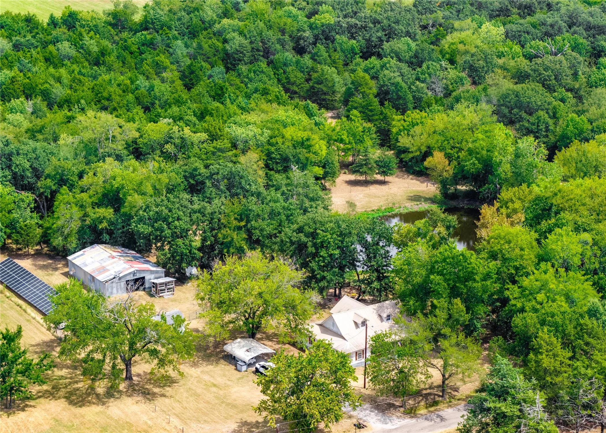 Single Family Residence For Sale in Hopkins County , 345 County Road 1158, Brashear, Texas 75420, 4 Bedroom, 2 Bathroom, Garage spaces, 1,824 Sqft, built in 1990, mls#21369649, Real Estate Agent in Brashear, Homes For Sale in Hopkins county, Homes For Sale in Brashear, Realtor in Brashear Texas, Real Estate Brokerage Independent Realty Texas, Luminita Cordes Realtor