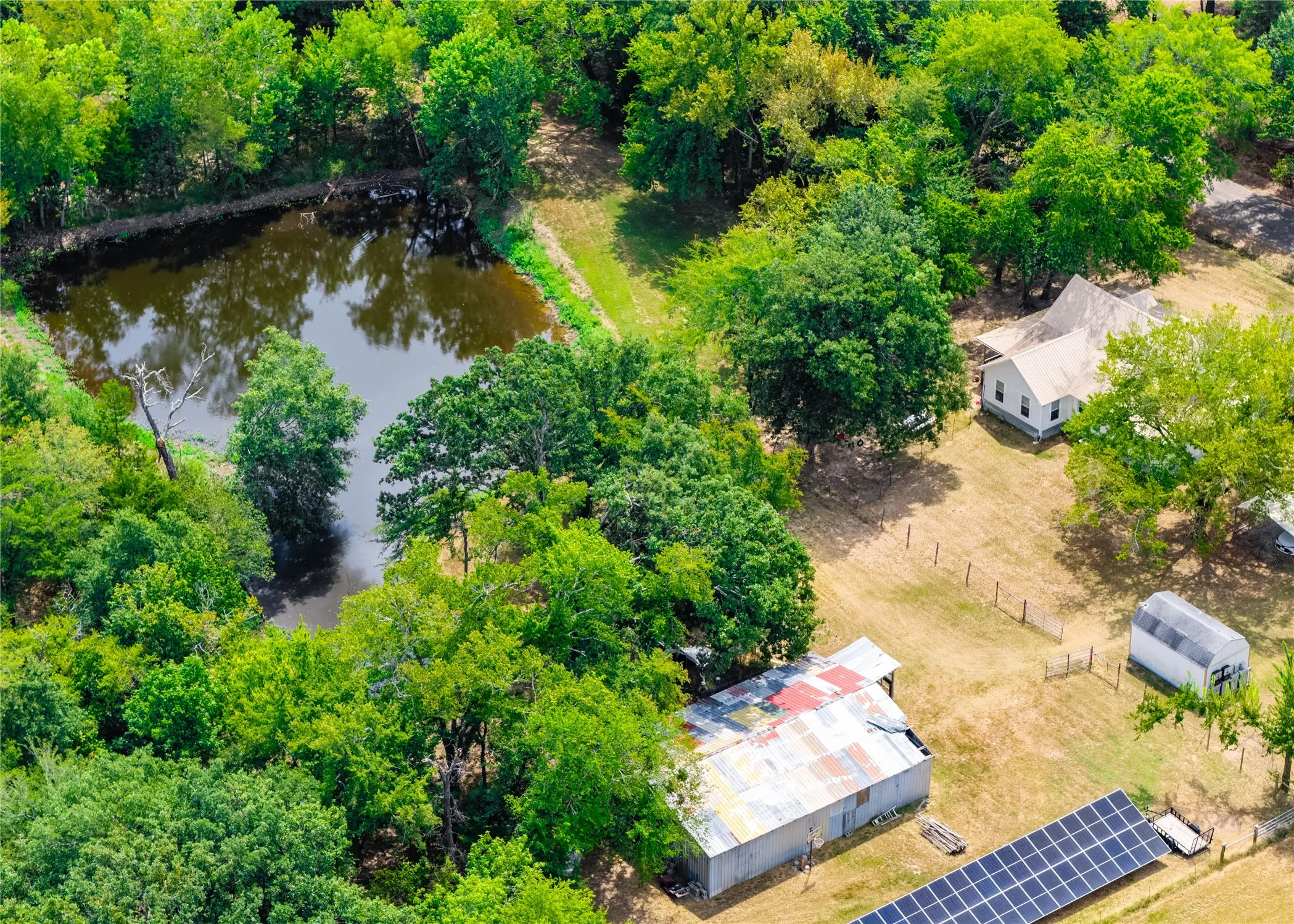 Single Family Residence For Sale in Hopkins County , 345 County Road 1158, Brashear, Texas 75420, 4 Bedroom, 2 Bathroom, Garage spaces, 1,824 Sqft, built in 1990, mls#21369649, Real Estate Agent in Brashear, Homes For Sale in Hopkins county, Homes For Sale in Brashear, Realtor in Brashear Texas, Real Estate Brokerage Independent Realty Texas, Luminita Cordes Realtor