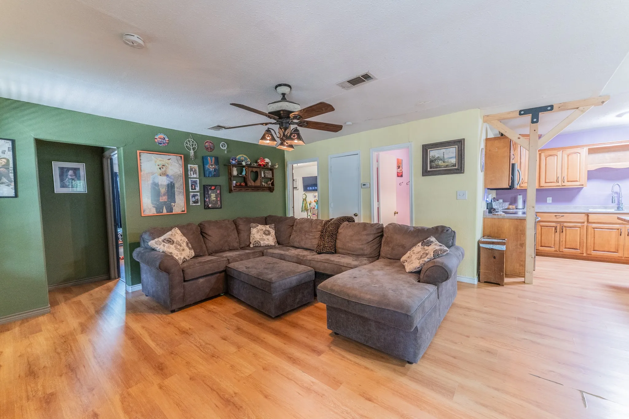 Single Family Residence For Sale in Hopkins County , 345 County Road 1158, Brashear, Texas 75420, 4 Bedroom, 2 Bathroom, Garage spaces, 1,824 Sqft, built in 1990, mls#21369649, Real Estate Agent in Brashear, Homes For Sale in Hopkins county, Homes For Sale in Brashear, Realtor in Brashear Texas, Real Estate Brokerage Independent Realty Texas, Luminita Cordes Realtor