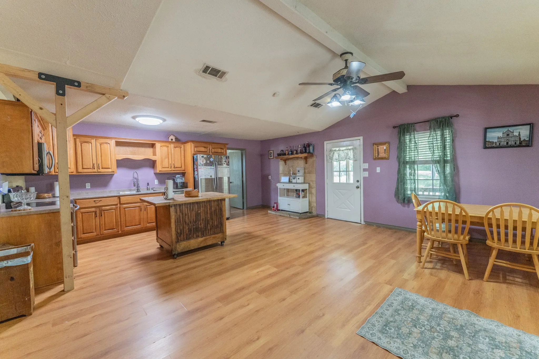 Single Family Residence For Sale in Hopkins County , 345 County Road 1158, Brashear, Texas 75420, 4 Bedroom, 2 Bathroom, Garage spaces, 1,824 Sqft, built in 1990, mls#21369649, Real Estate Agent in Brashear, Homes For Sale in Hopkins county, Homes For Sale in Brashear, Realtor in Brashear Texas, Real Estate Brokerage Independent Realty Texas, Luminita Cordes Realtor