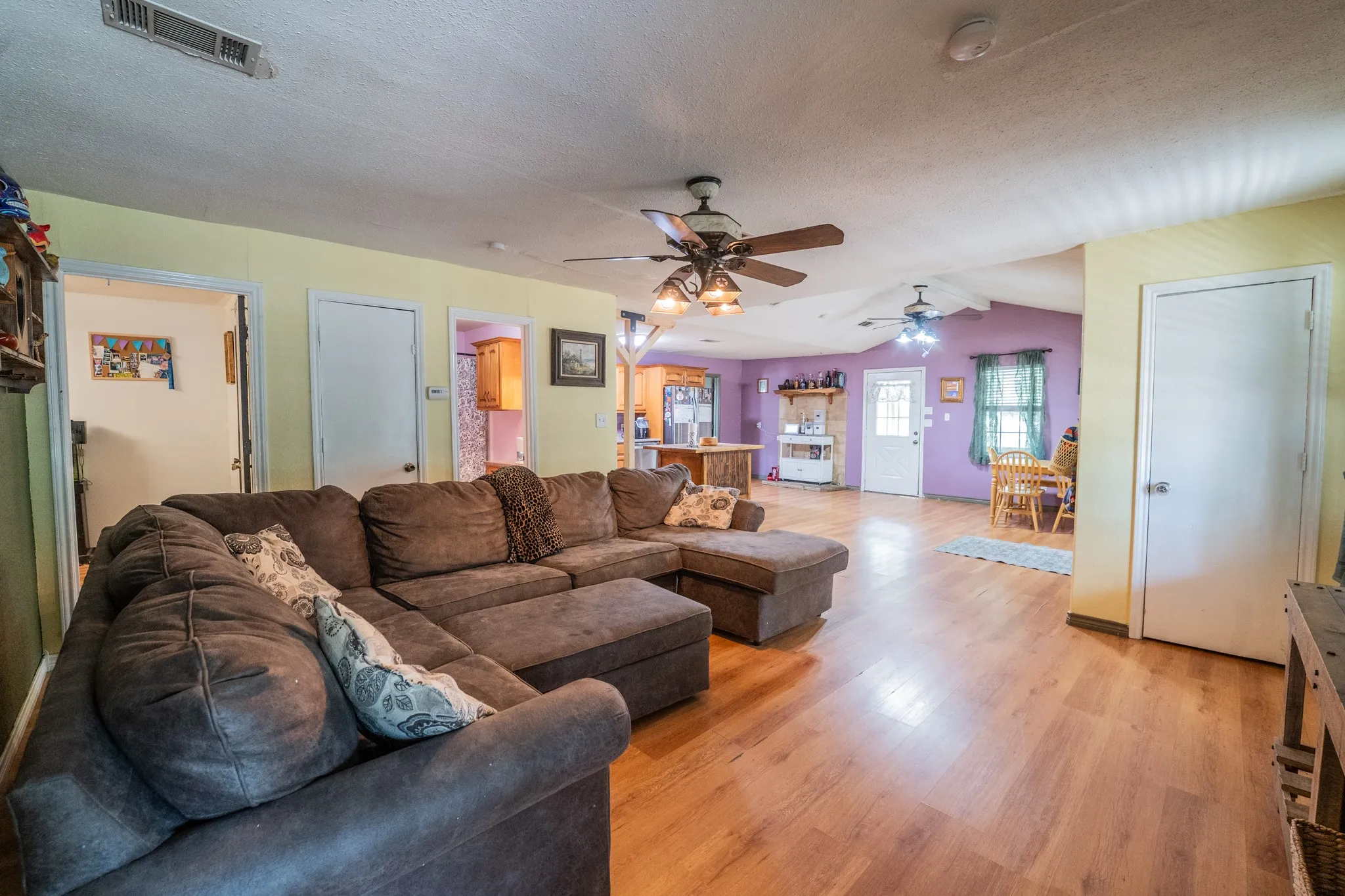 Single Family Residence For Sale in Hopkins County , 345 County Road 1158, Brashear, Texas 75420, 4 Bedroom, 2 Bathroom, Garage spaces, 1,824 Sqft, built in 1990, mls#21369649, Real Estate Agent in Brashear, Homes For Sale in Hopkins county, Homes For Sale in Brashear, Realtor in Brashear Texas, Real Estate Brokerage Independent Realty Texas, Luminita Cordes Realtor