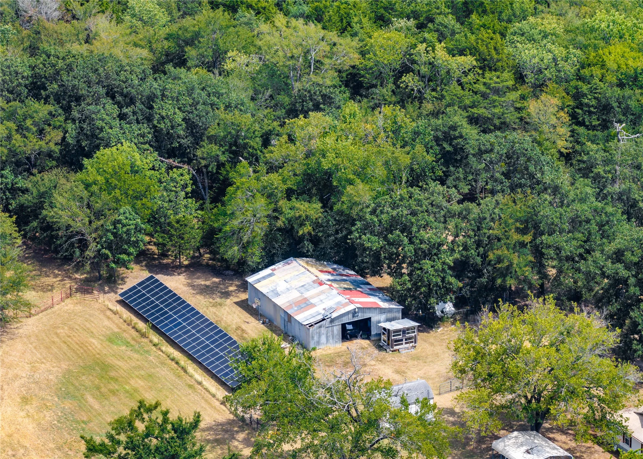 Single Family Residence For Sale in Hopkins County , 345 County Road 1158, Brashear, Texas 75420, 4 Bedroom, 2 Bathroom, Garage spaces, 1,824 Sqft, built in 1990, mls#21369649, Real Estate Agent in Brashear, Homes For Sale in Hopkins county, Homes For Sale in Brashear, Realtor in Brashear Texas, Real Estate Brokerage Independent Realty Texas, Luminita Cordes Realtor