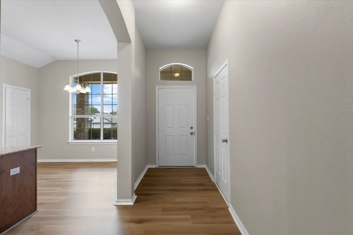 Single Family Residence For Sale in Smith County , 386 Molly Lane, Lindale, Texas 75771, 4 Bedroom, 2 Bathroom, 2 Garage spaces, 1,854 Sqft, built in 2007, mls#21369957, Real Estate Agent in Lindale, Homes For Sale in Smith county, Homes For Sale in Lindale, Realtor in Lindale Texas, Real Estate Brokerage Independent Realty Texas, Luminita Cordes Realtor