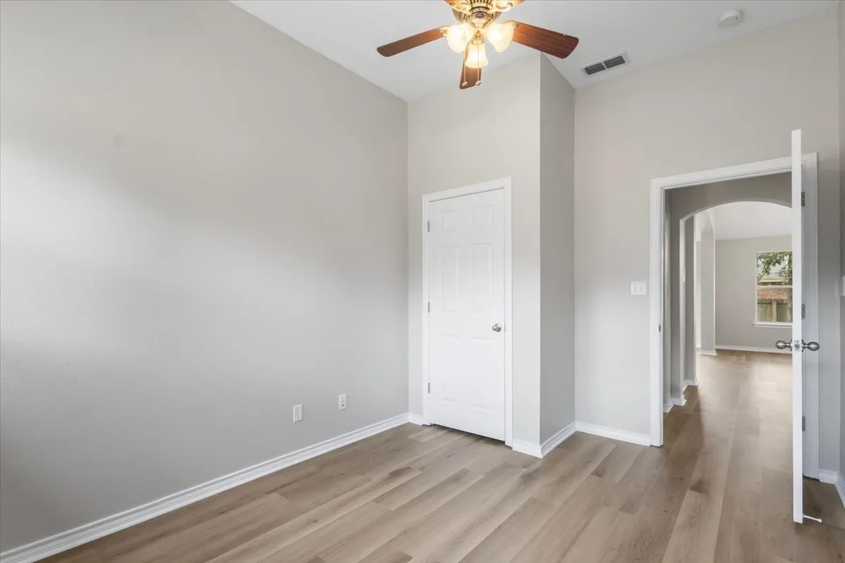 Single Family Residence For Sale in Smith County , 386 Molly Lane, Lindale, Texas 75771, 4 Bedroom, 2 Bathroom, 2 Garage spaces, 1,854 Sqft, built in 2007, mls#21369957, Real Estate Agent in Lindale, Homes For Sale in Smith county, Homes For Sale in Lindale, Realtor in Lindale Texas, Real Estate Brokerage Independent Realty Texas, Luminita Cordes Realtor