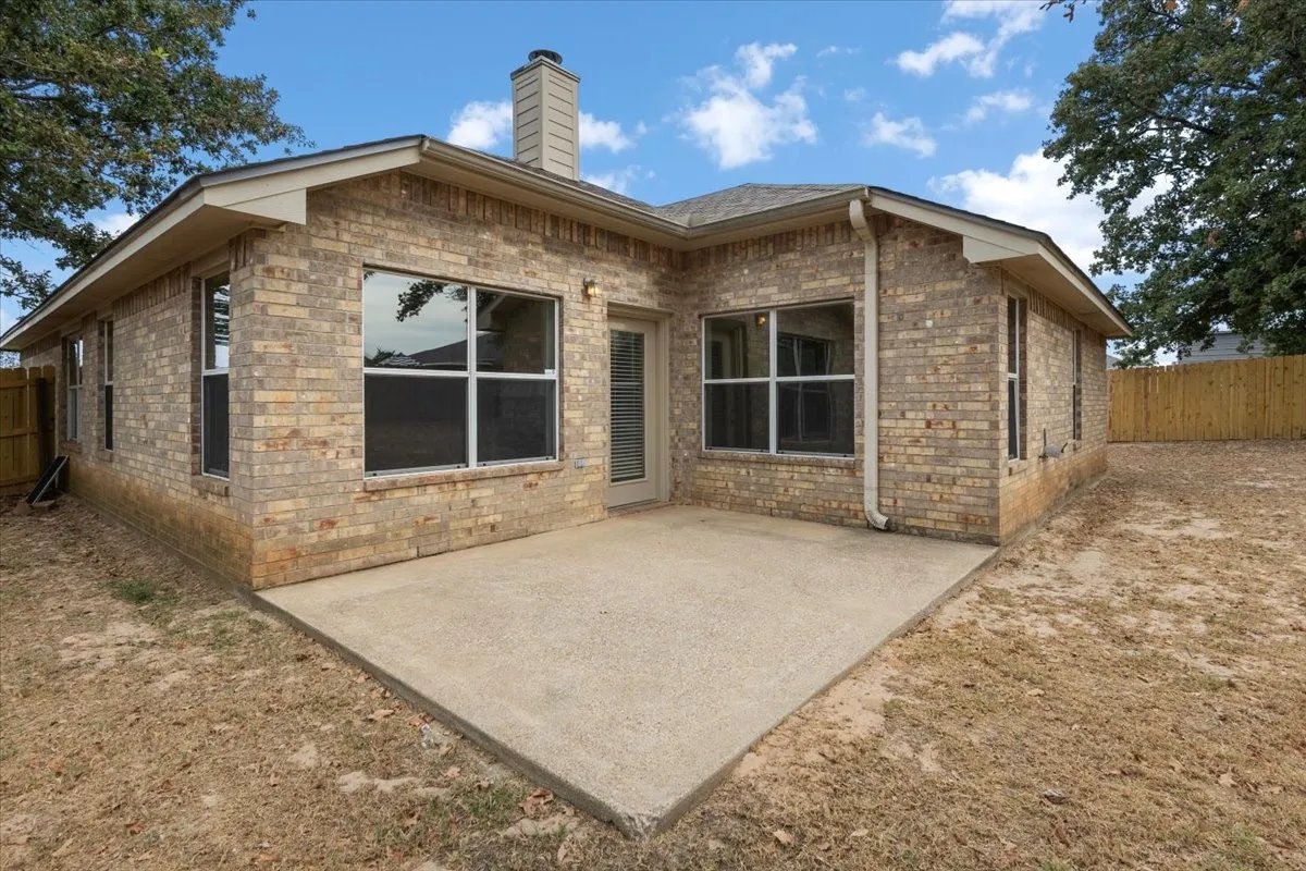 Single Family Residence For Sale in Smith County , 386 Molly Lane, Lindale, Texas 75771, 4 Bedroom, 2 Bathroom, 2 Garage spaces, 1,854 Sqft, built in 2007, mls#21369957, Real Estate Agent in Lindale, Homes For Sale in Smith county, Homes For Sale in Lindale, Realtor in Lindale Texas, Real Estate Brokerage Independent Realty Texas, Luminita Cordes Realtor