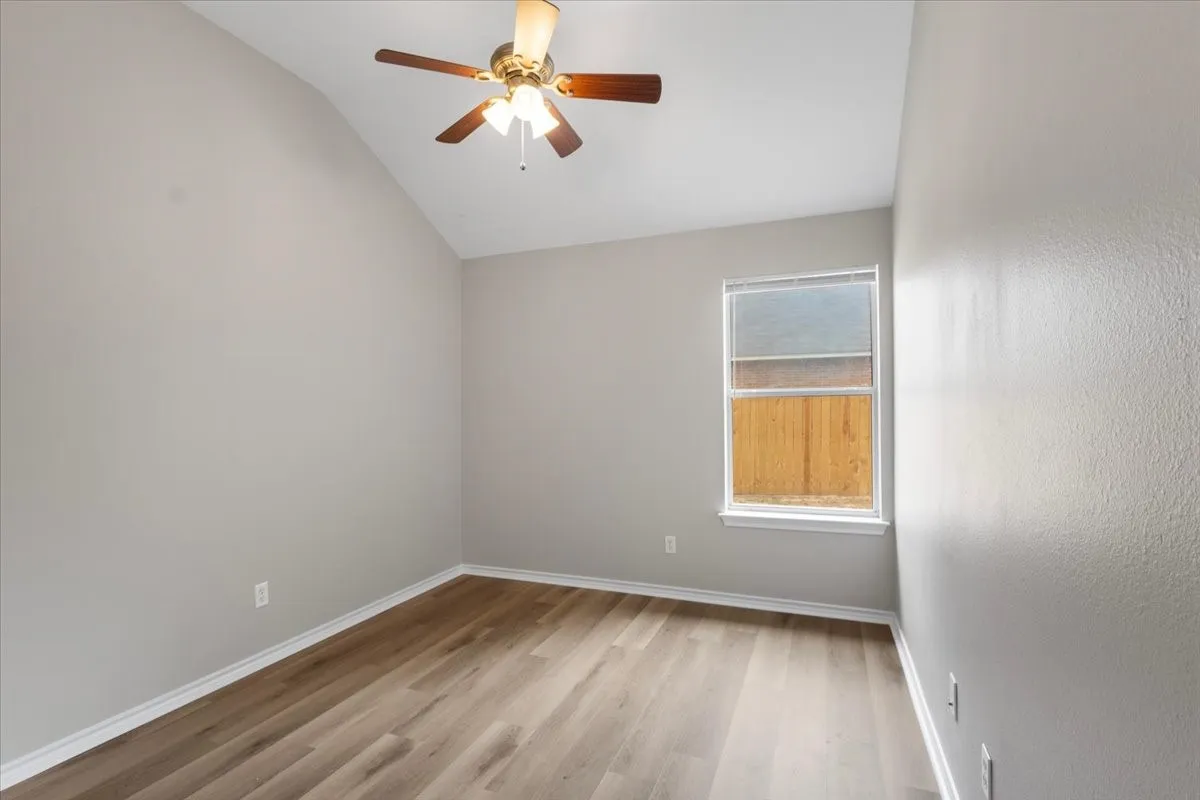 Single Family Residence For Sale in Smith County , 386 Molly Lane, Lindale, Texas 75771, 4 Bedroom, 2 Bathroom, 2 Garage spaces, 1,854 Sqft, built in 2007, mls#21369957, Real Estate Agent in Lindale, Homes For Sale in Smith county, Homes For Sale in Lindale, Realtor in Lindale Texas, Real Estate Brokerage Independent Realty Texas, Luminita Cordes Realtor