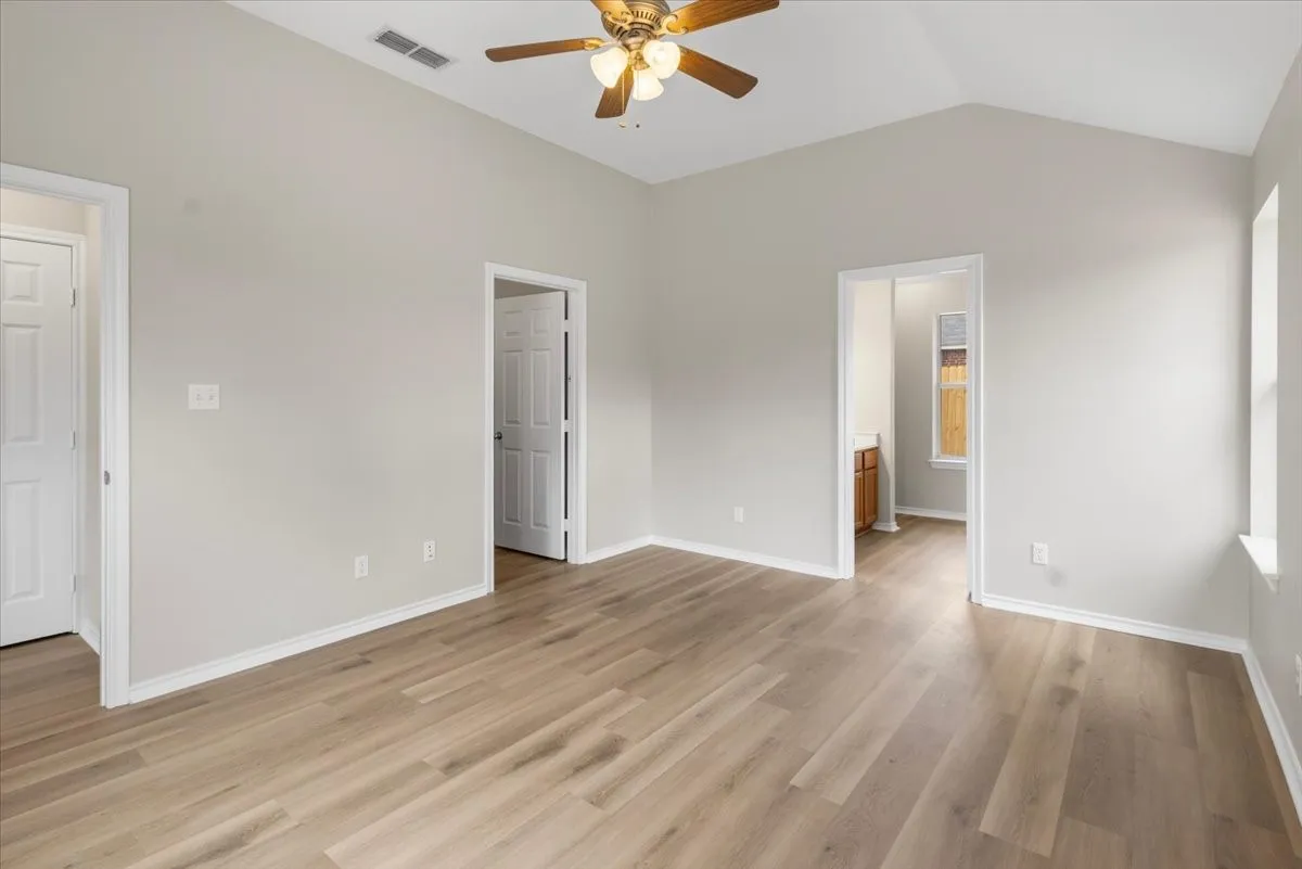 Single Family Residence For Sale in Smith County , 386 Molly Lane, Lindale, Texas 75771, 4 Bedroom, 2 Bathroom, 2 Garage spaces, 1,854 Sqft, built in 2007, mls#21369957, Real Estate Agent in Lindale, Homes For Sale in Smith county, Homes For Sale in Lindale, Realtor in Lindale Texas, Real Estate Brokerage Independent Realty Texas, Luminita Cordes Realtor