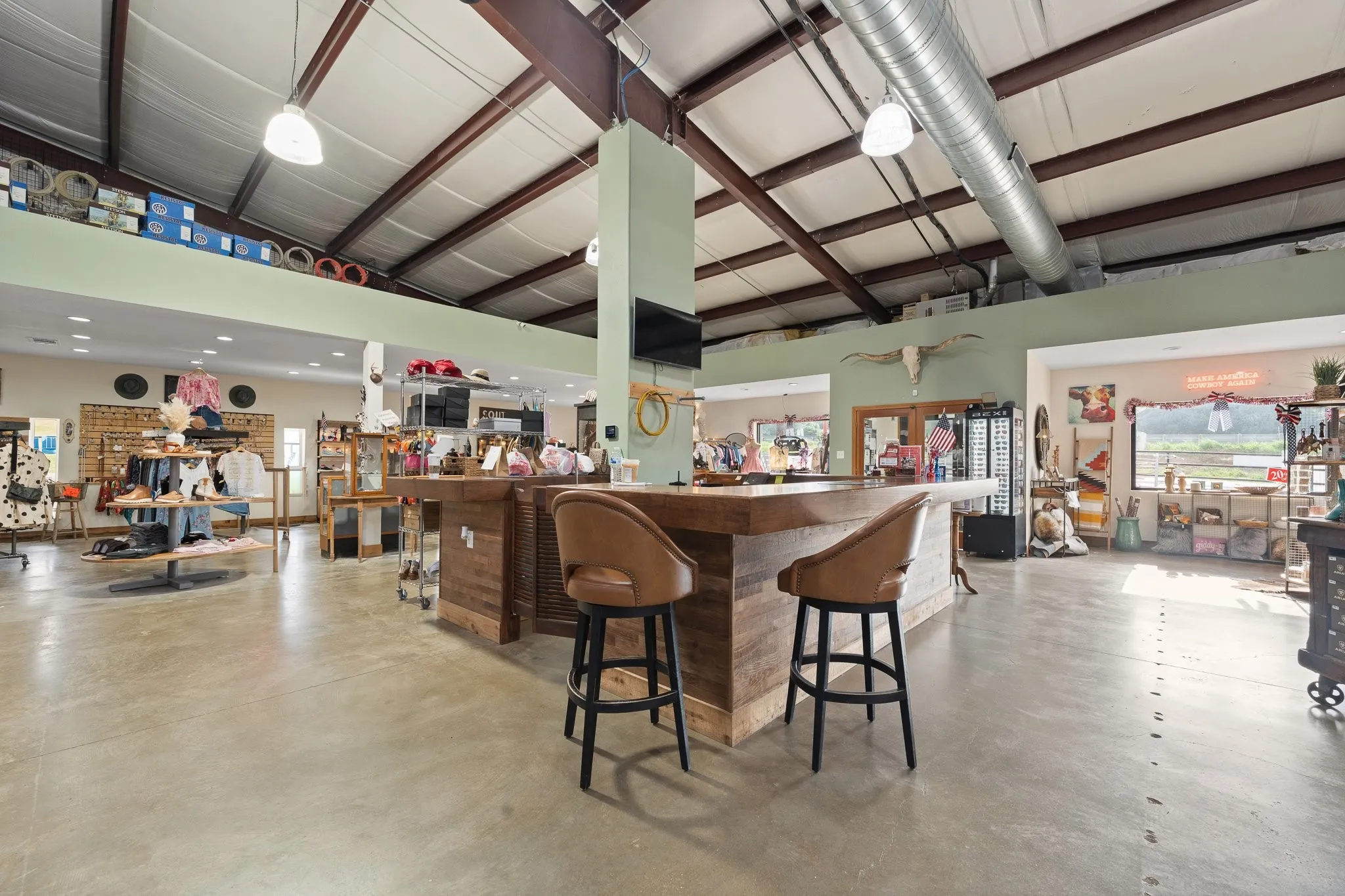 Retail For Sale in Johnson County , 6100 S Interstate 35W W, Alvarado, Texas 76009, 0, 0, Garage spaces, 0 Sqft, built in 1999, mls#21369918, Real Estate Agent in Alvarado, Homes For Sale in Johnson county, Homes For Sale in Alvarado, Realtor in Alvarado Texas, Real Estate Brokerage Independent Realty Texas, Luminita Cordes Realtor