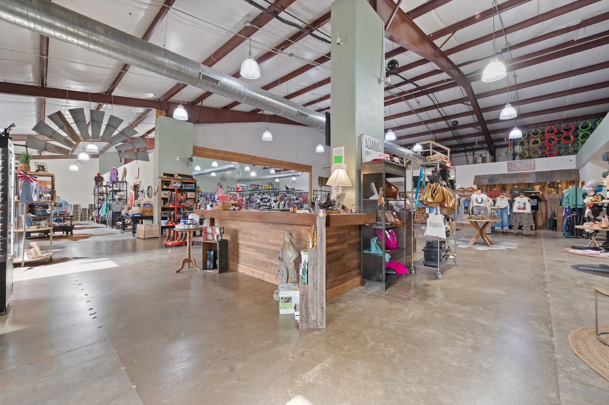 Retail For Sale in Johnson County , 6100 S Interstate 35W W, Alvarado, Texas 76009, 0, 0, Garage spaces, 0 Sqft, built in 1999, mls#21369918, Real Estate Agent in Alvarado, Homes For Sale in Johnson county, Homes For Sale in Alvarado, Realtor in Alvarado Texas, Real Estate Brokerage Independent Realty Texas, Luminita Cordes Realtor