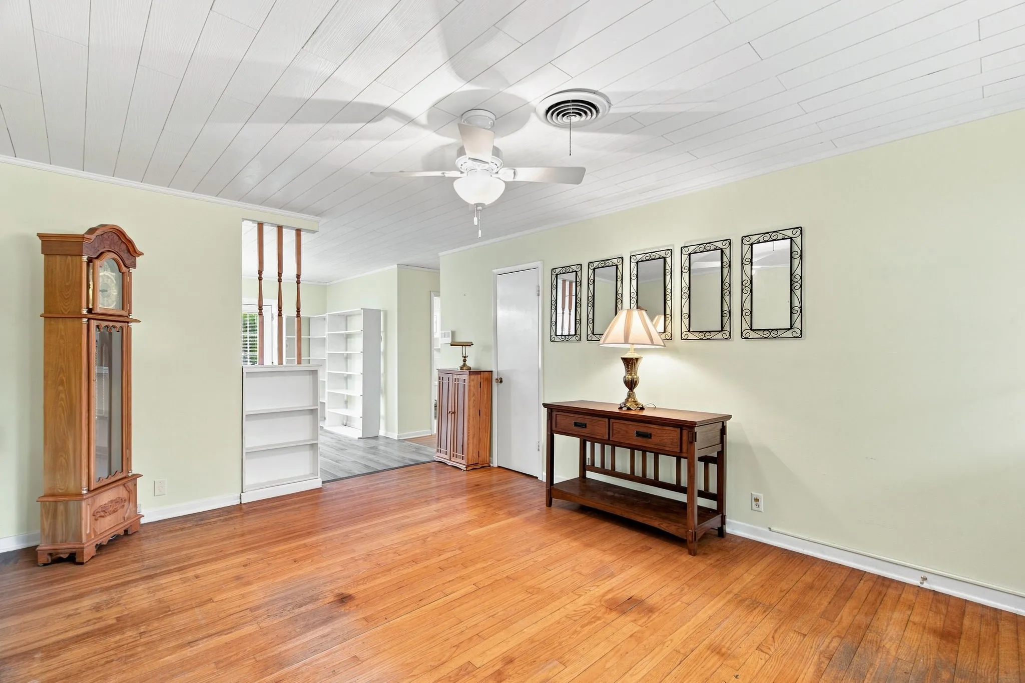 Living room of 300 Parkwood Place, Lewisville, TX in Lakeland Terrace