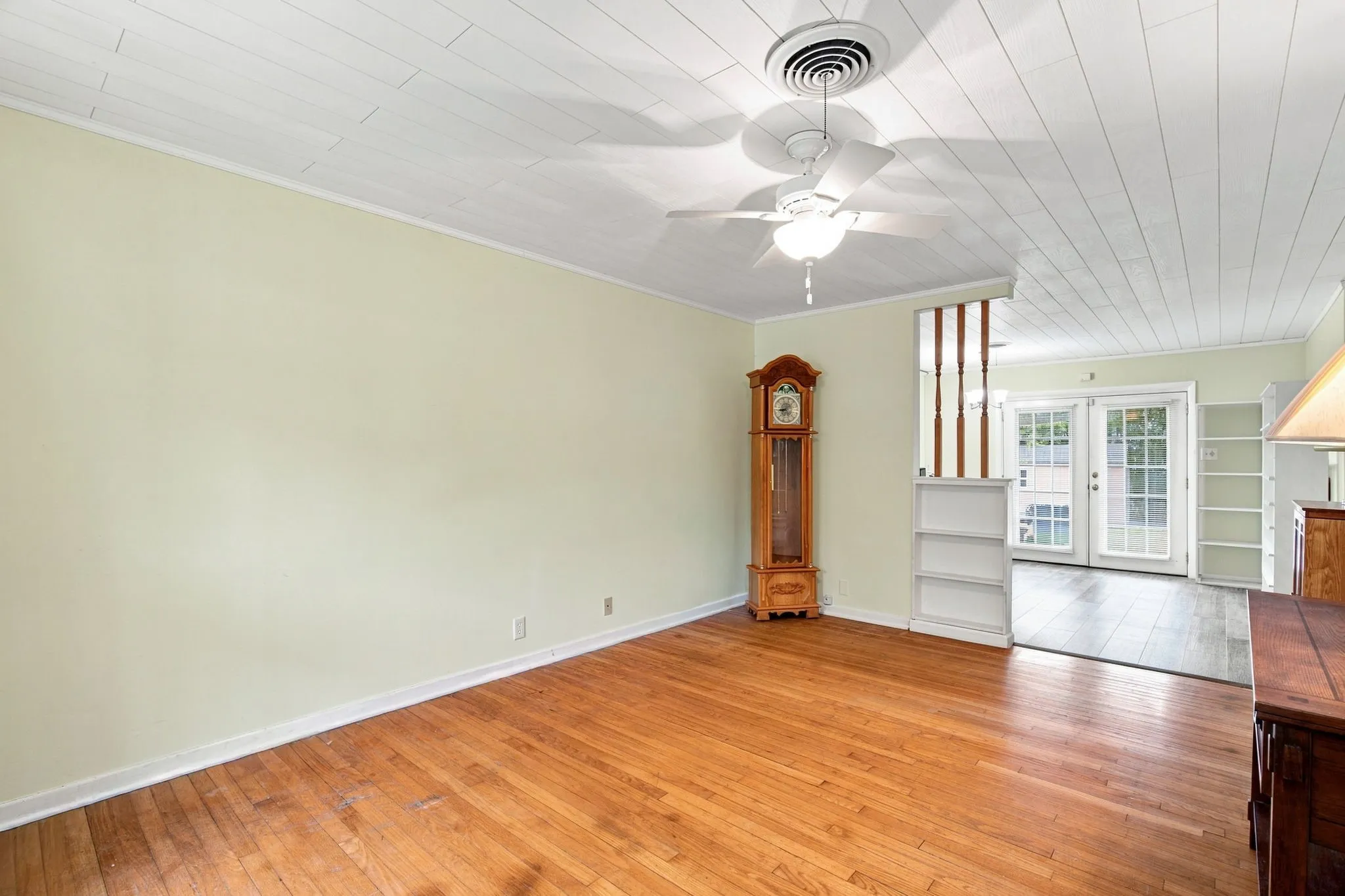Living room of 300 Parkwood Place, Lewisville, TX in Lakeland Terrace