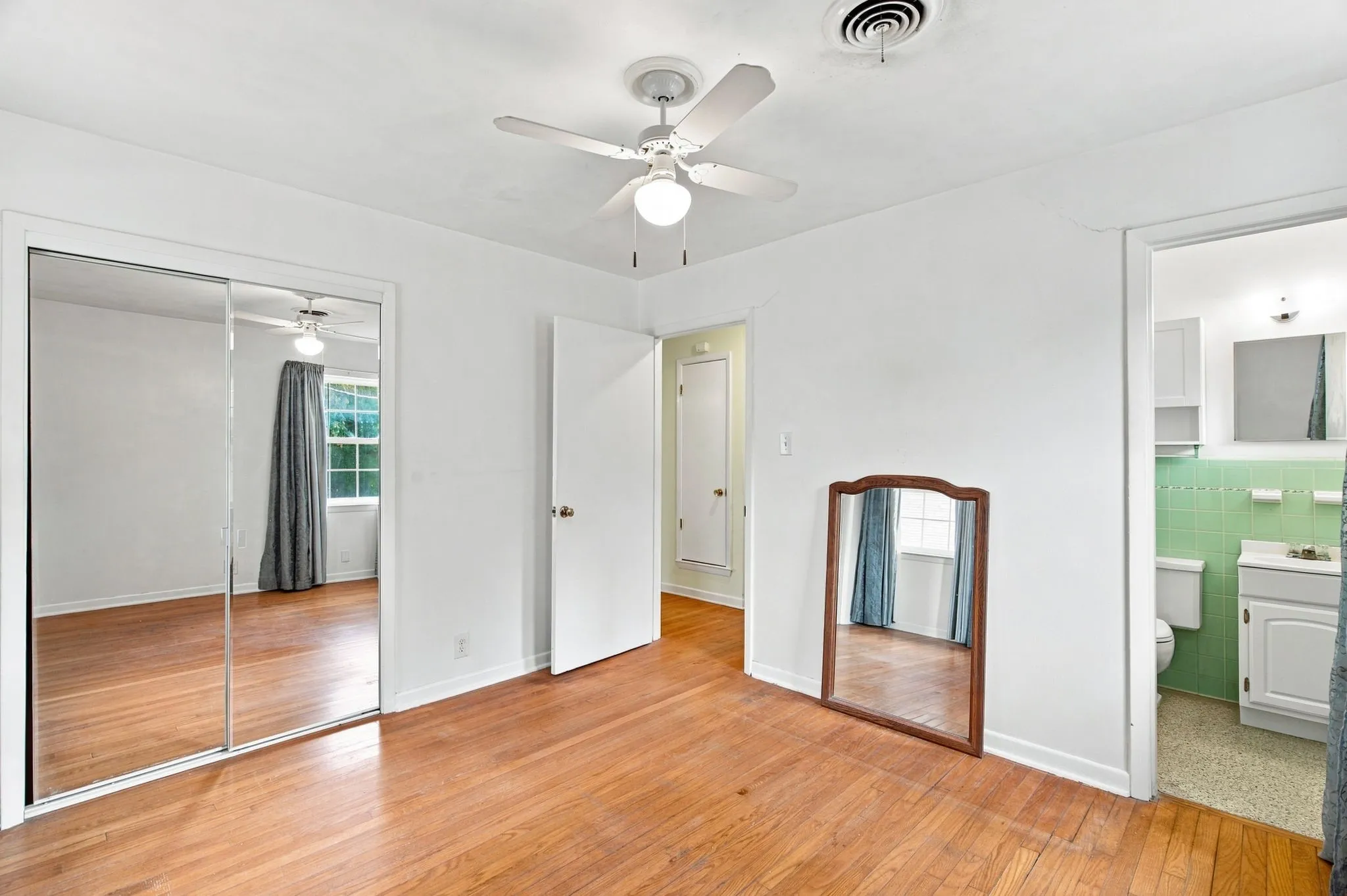 Bedroom of 300 Parkwood Place, Lewisville, TX in Lakeland Terrace