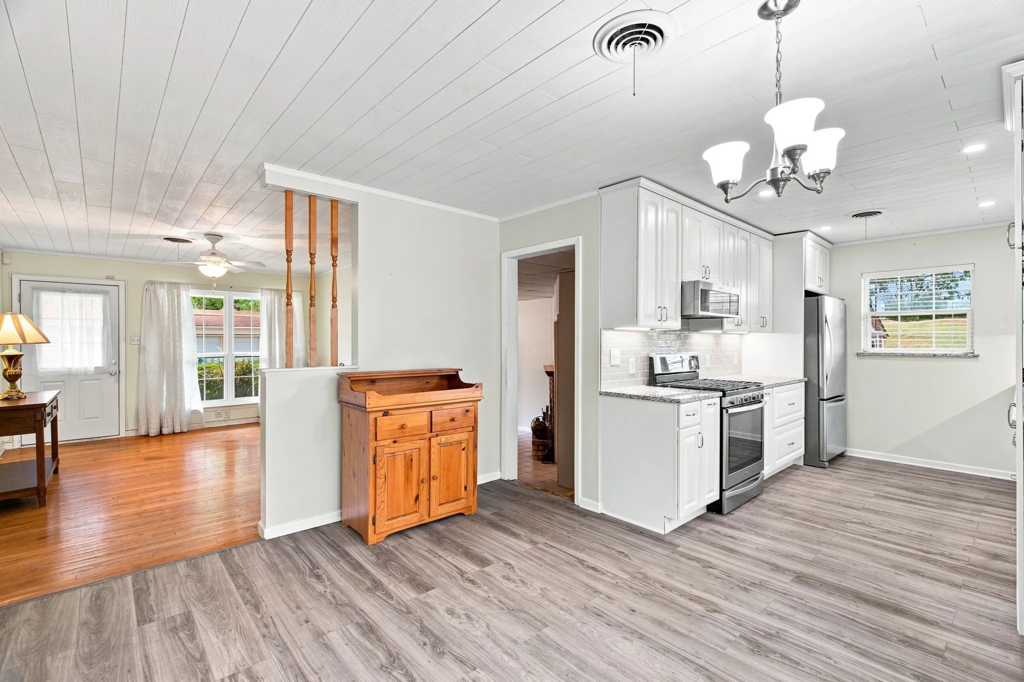 Dining Area of 300 Parkwood Place, Lewisville, TX in Lakeland Terrace