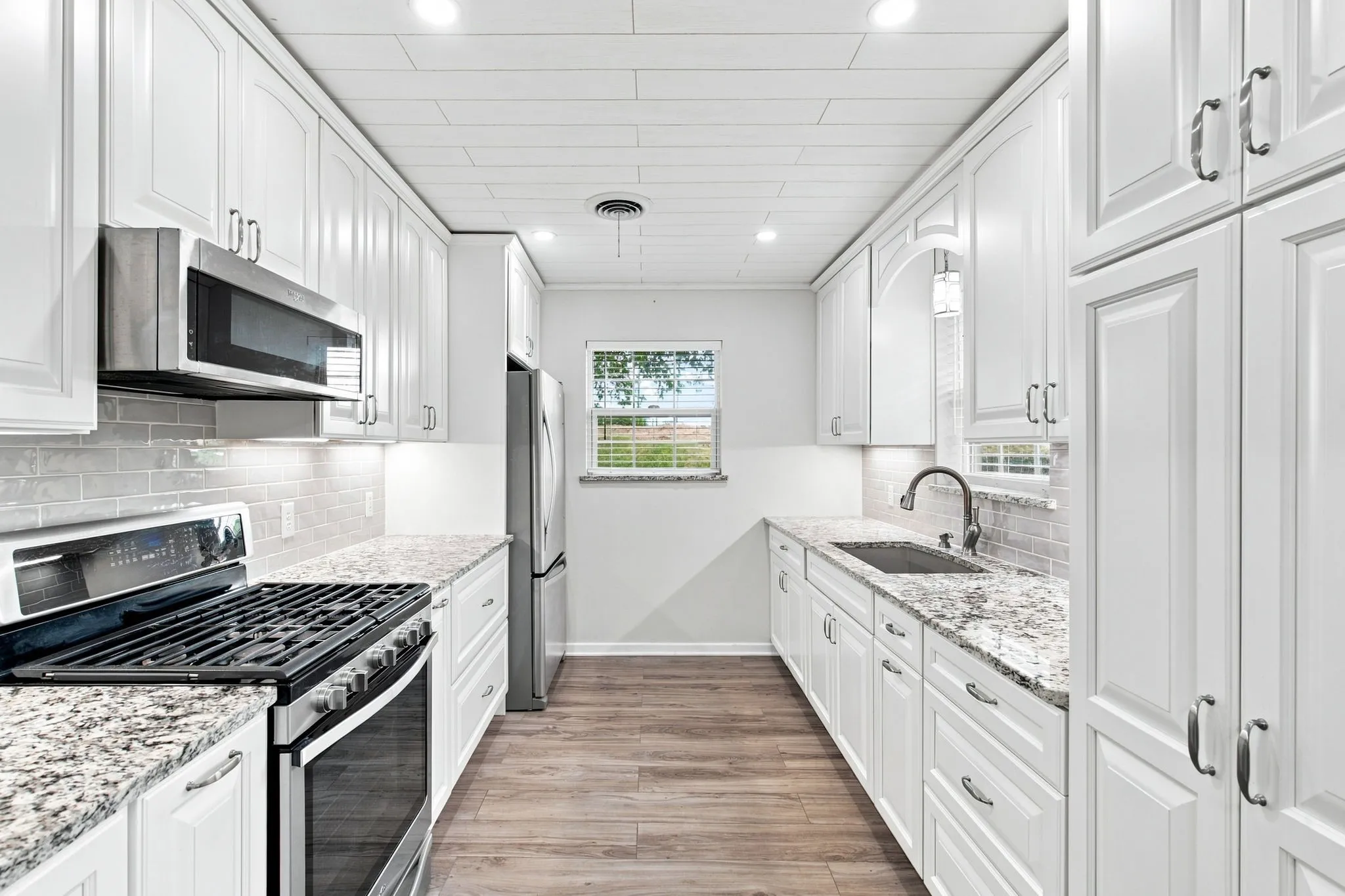 Kitchen of 300 Parkwood Place, Lewisville, TX in Lakeland Terrace